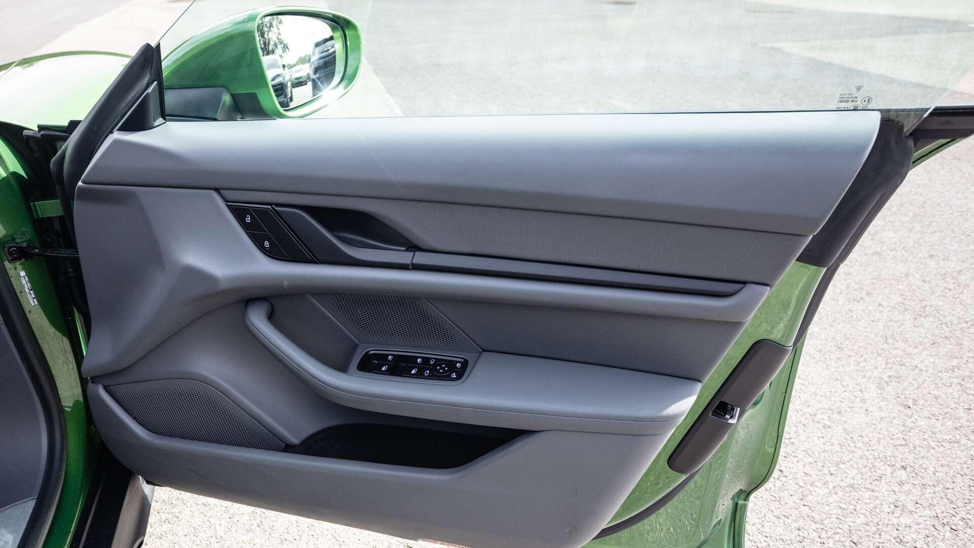 Porsche Taycan view 29