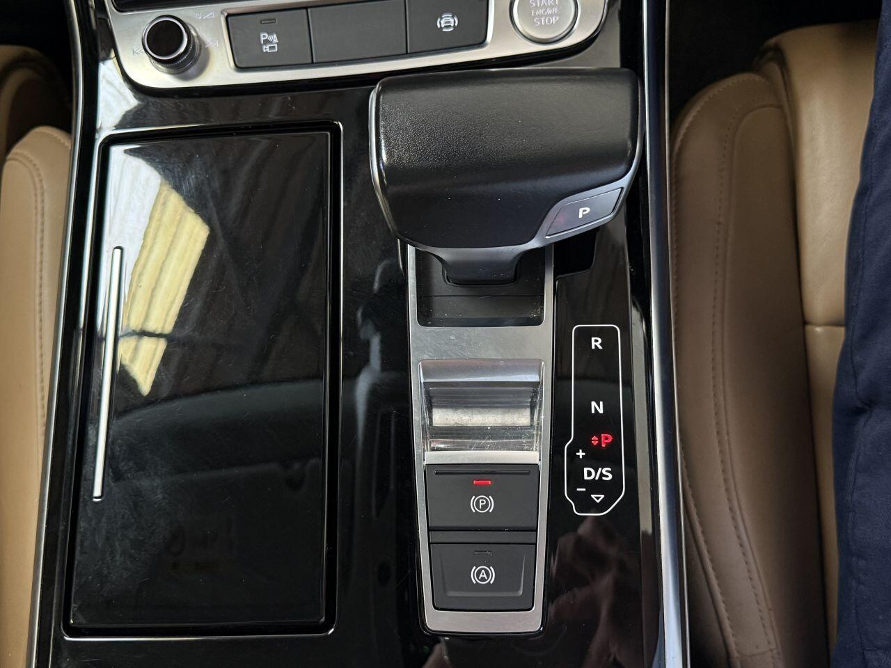 Audi A8 view 55