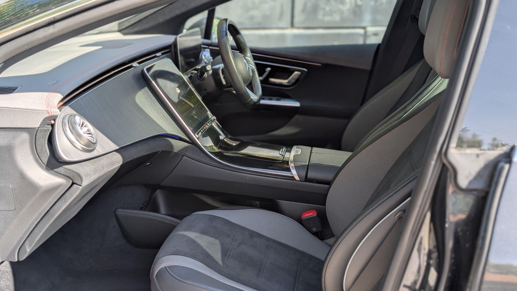 Mercedes-Benz EQE view 12