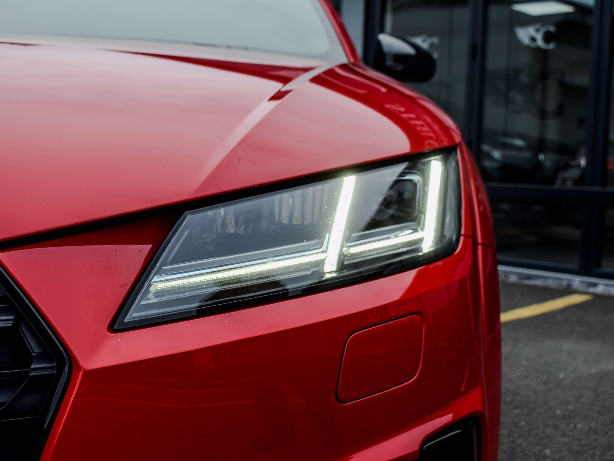 Audi TT view 11
