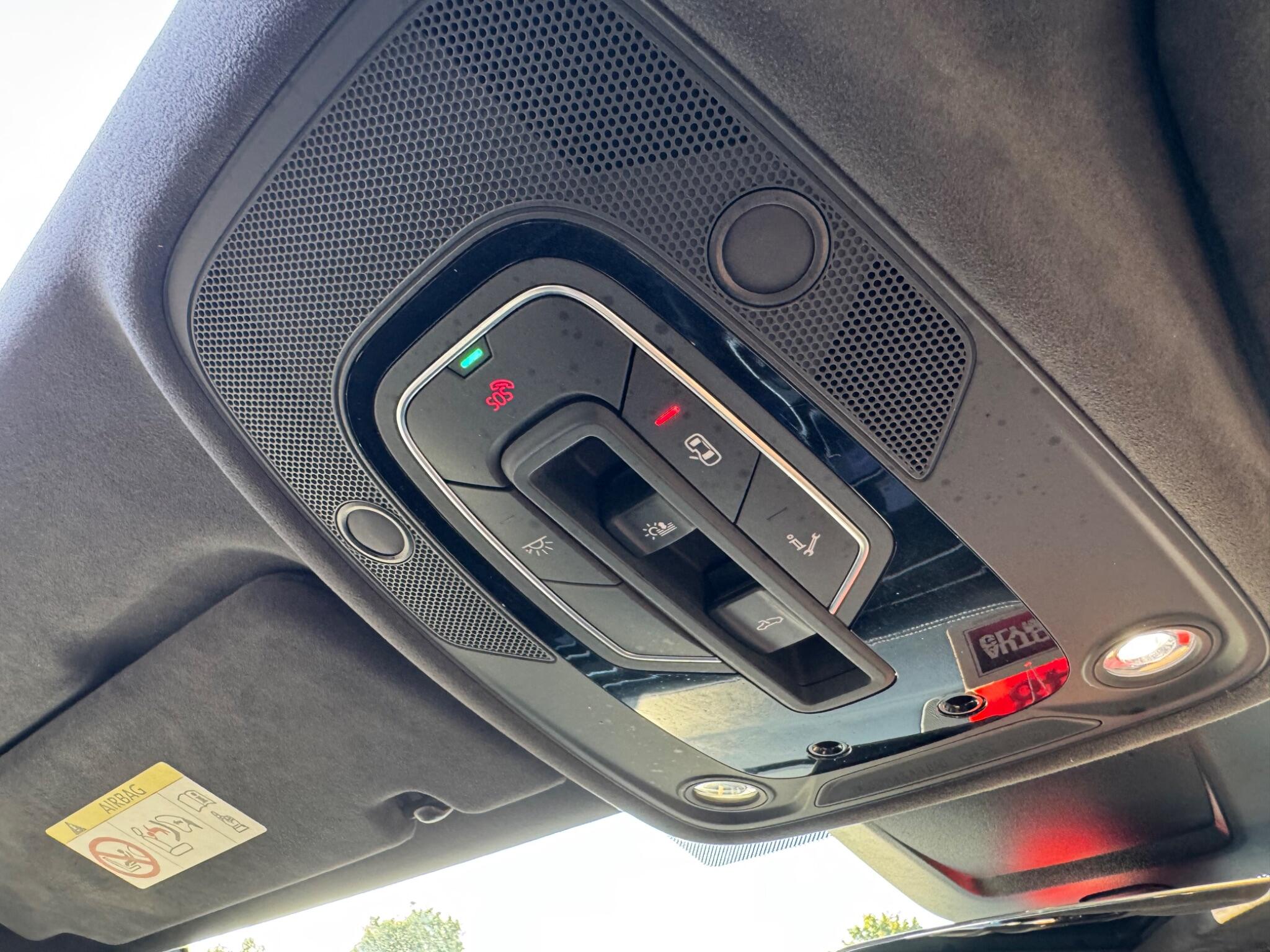 Audi Q8 view 42