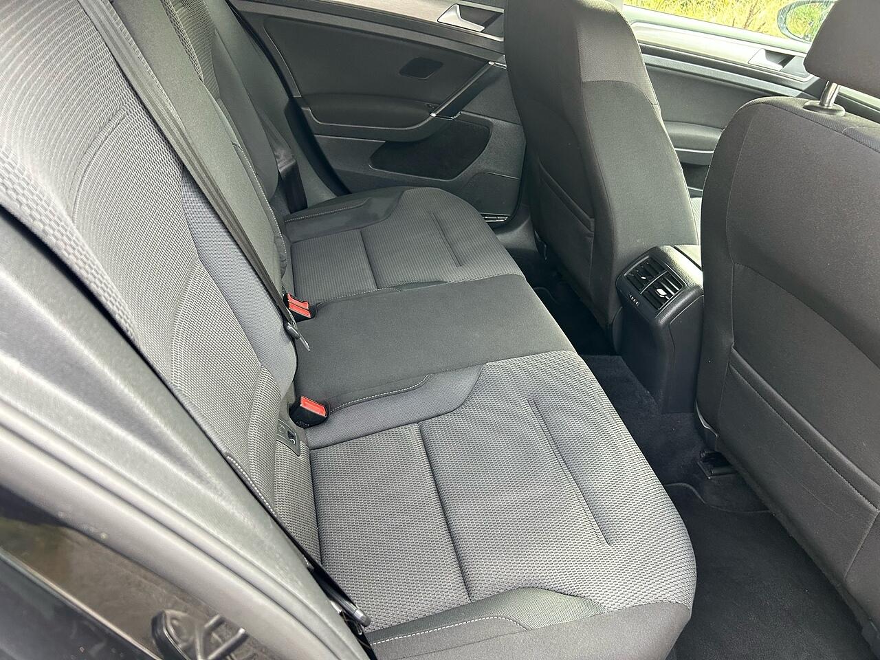 Volkswagen Golf view 14