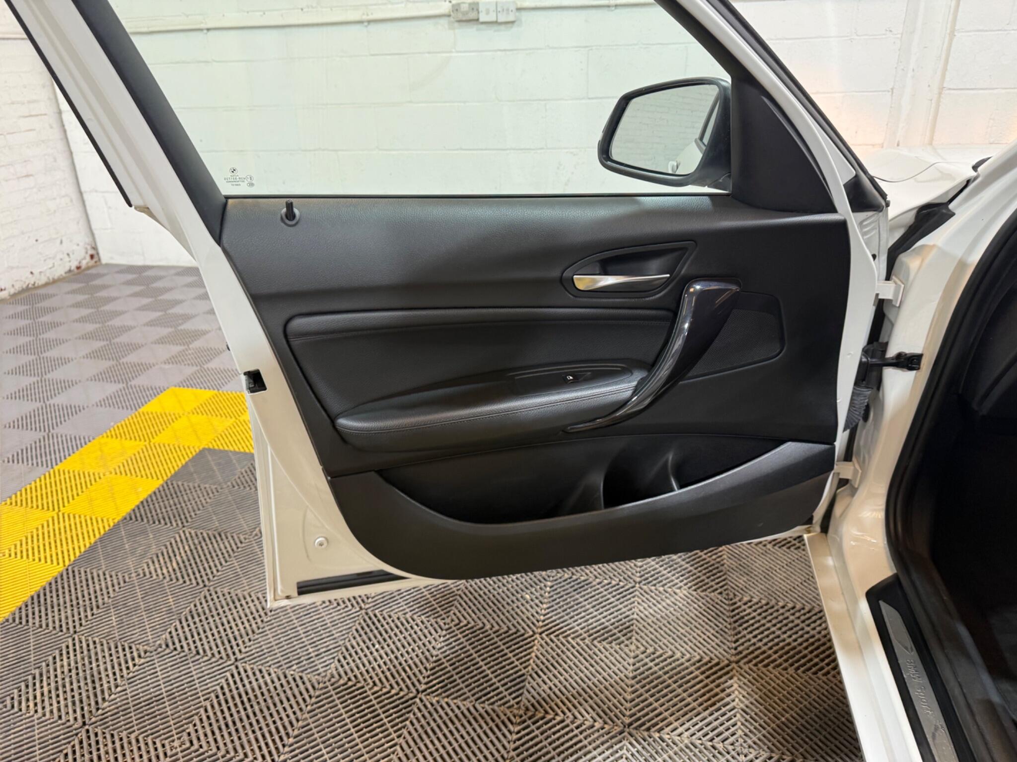 BMW 1 Series view 39