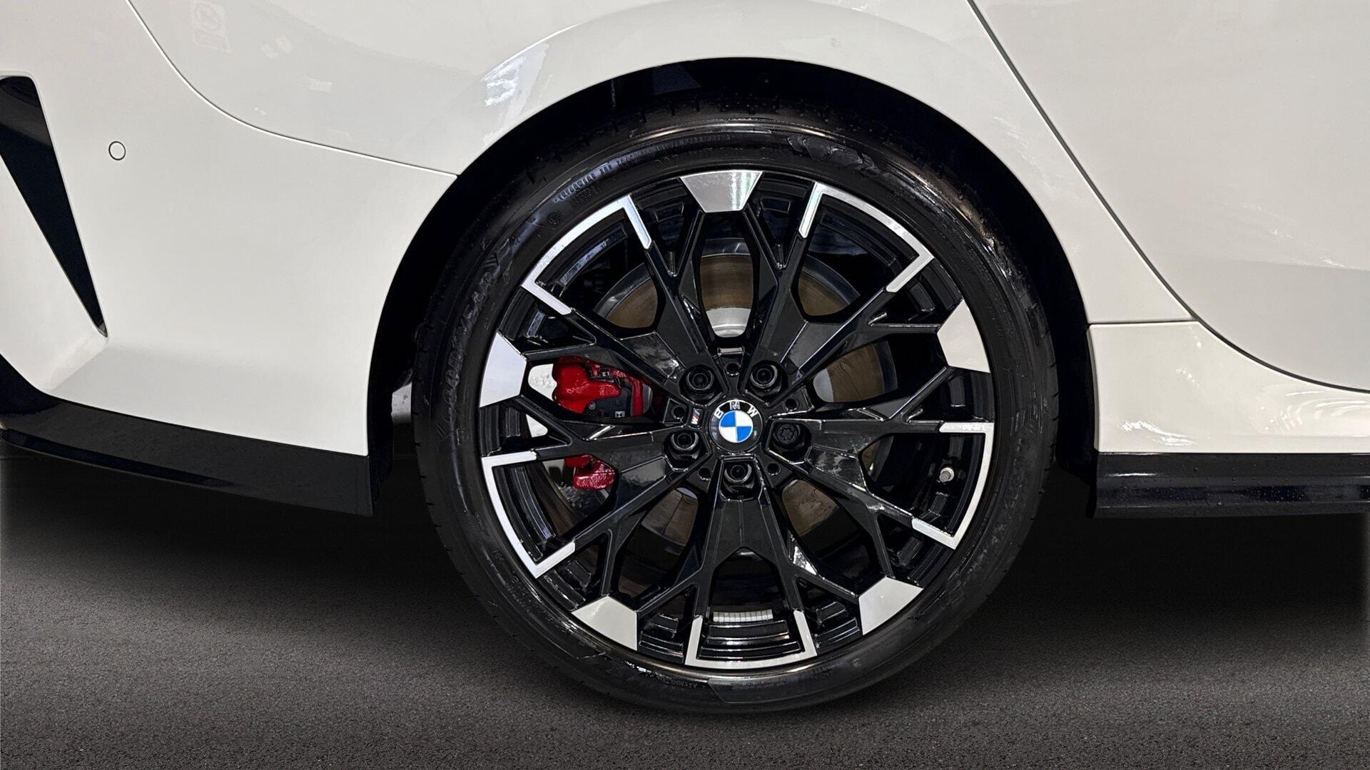BMW 2 Series view 14