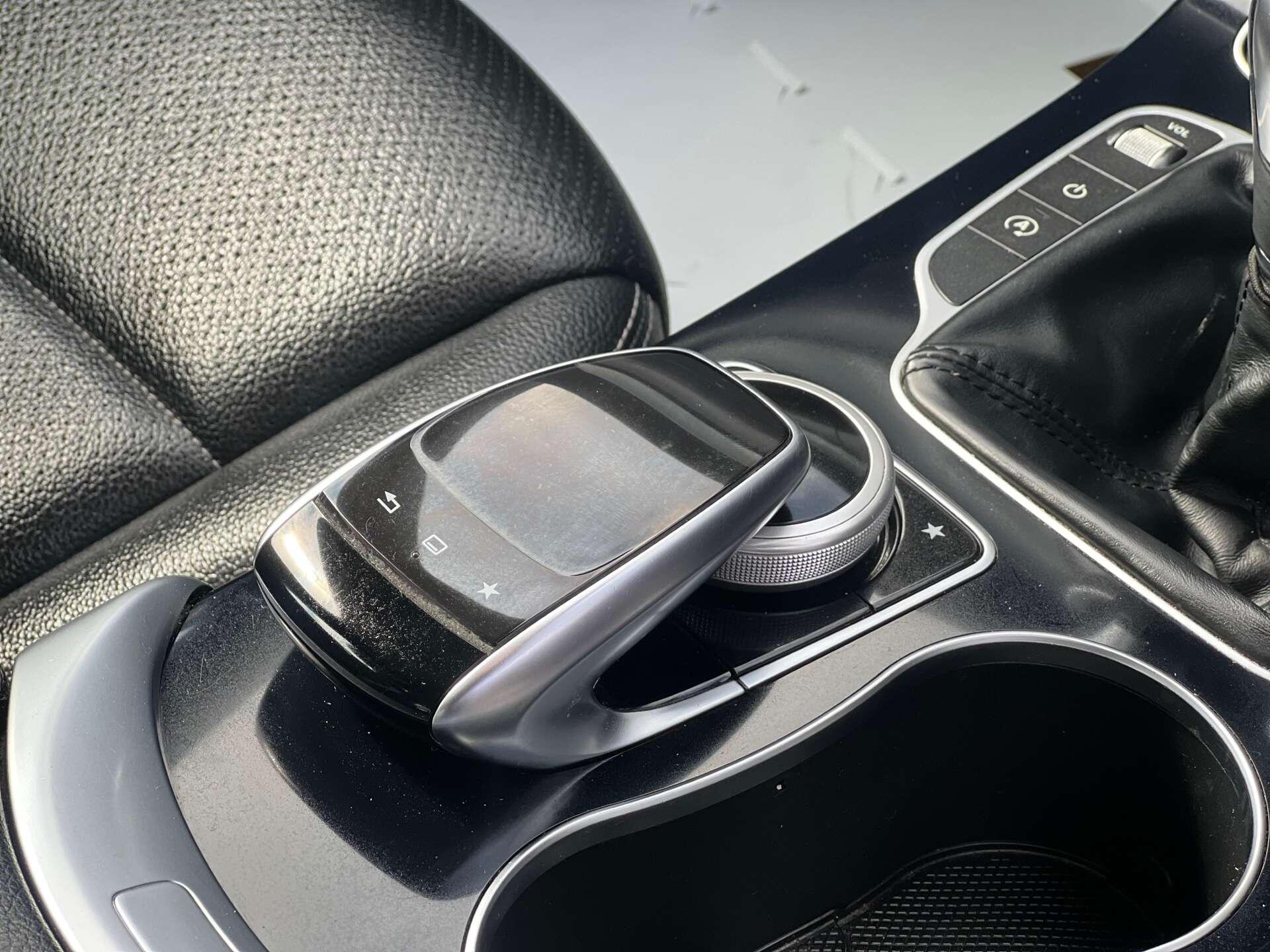 Mercedes-Benz C-Class view 19
