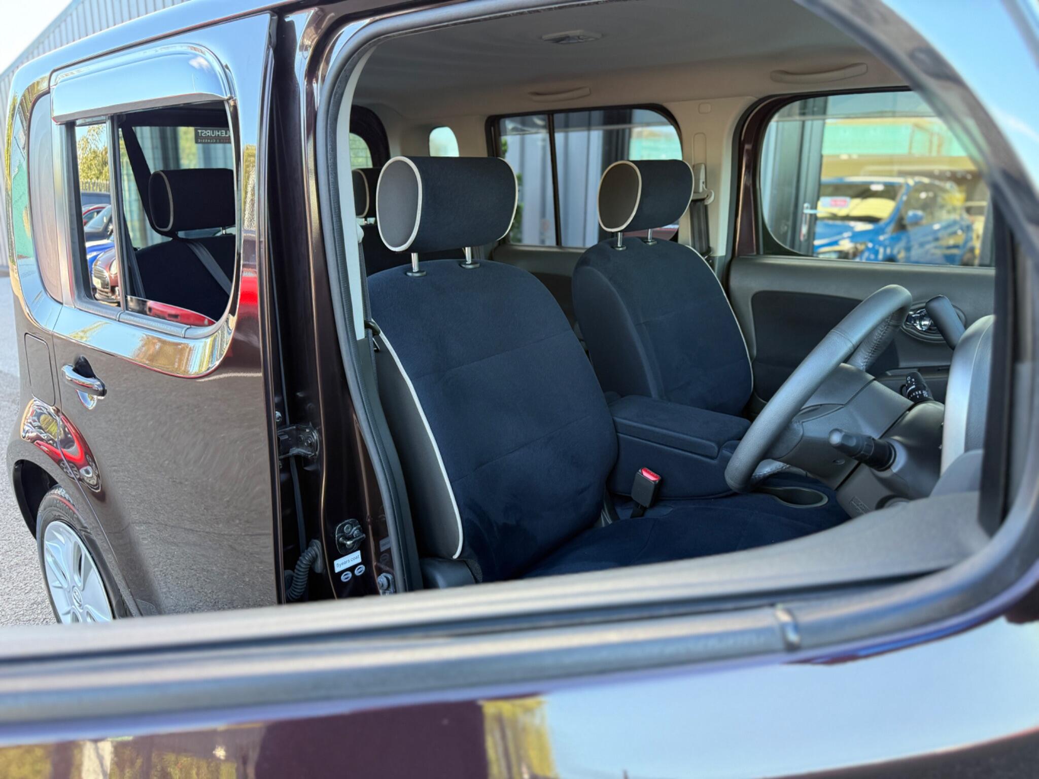 Nissan Cube view 7