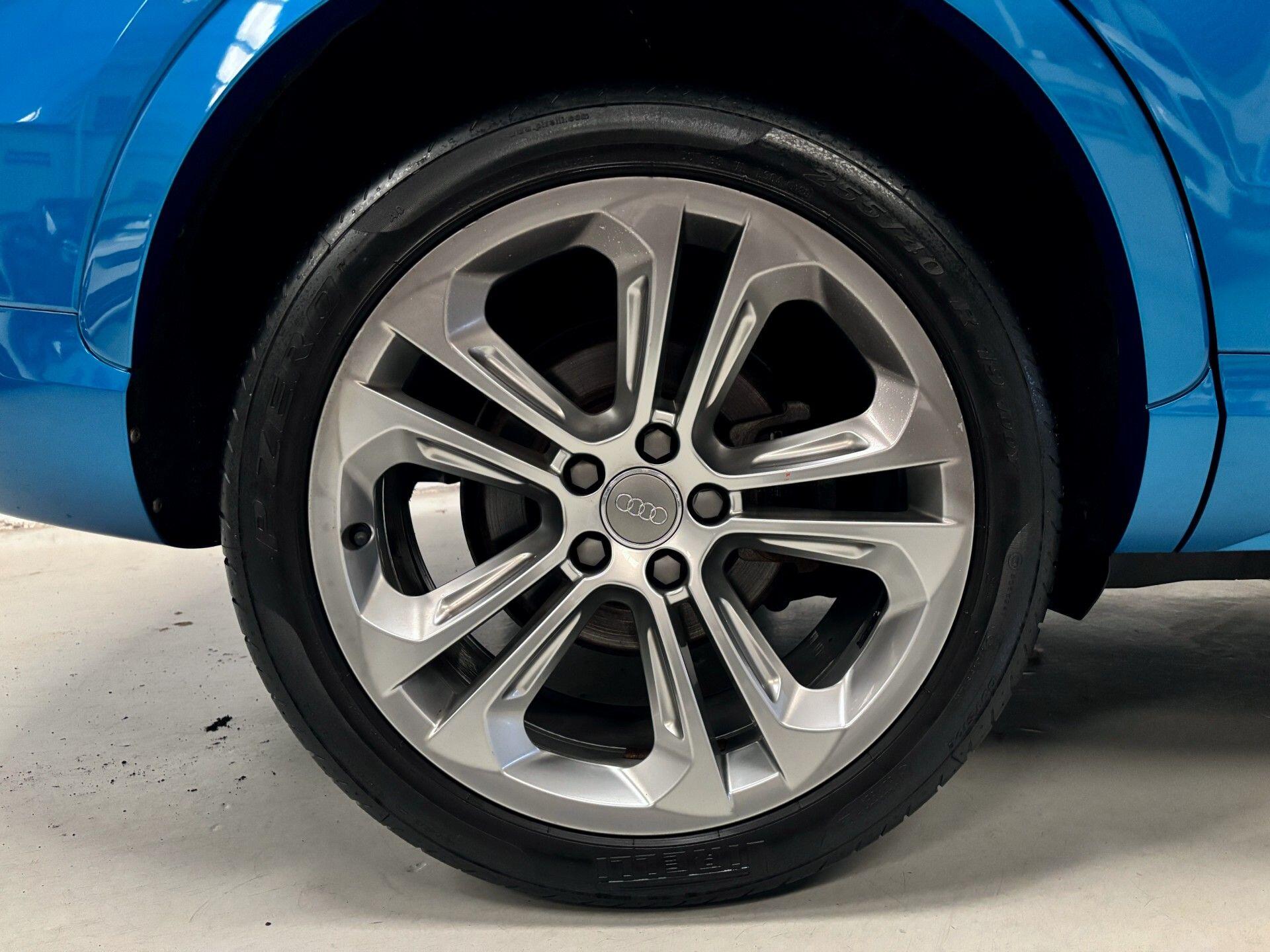 Audi Q3 view 35