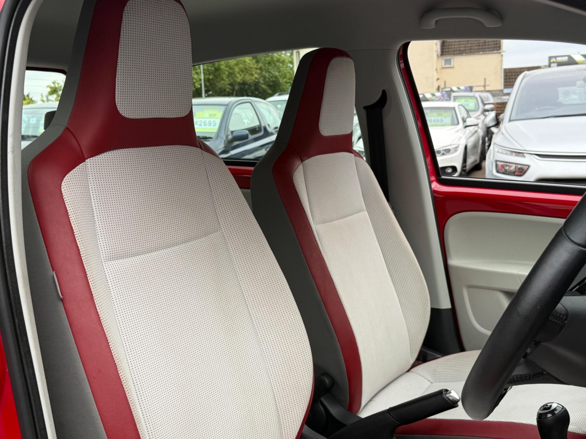 Volkswagen up! - Image 31