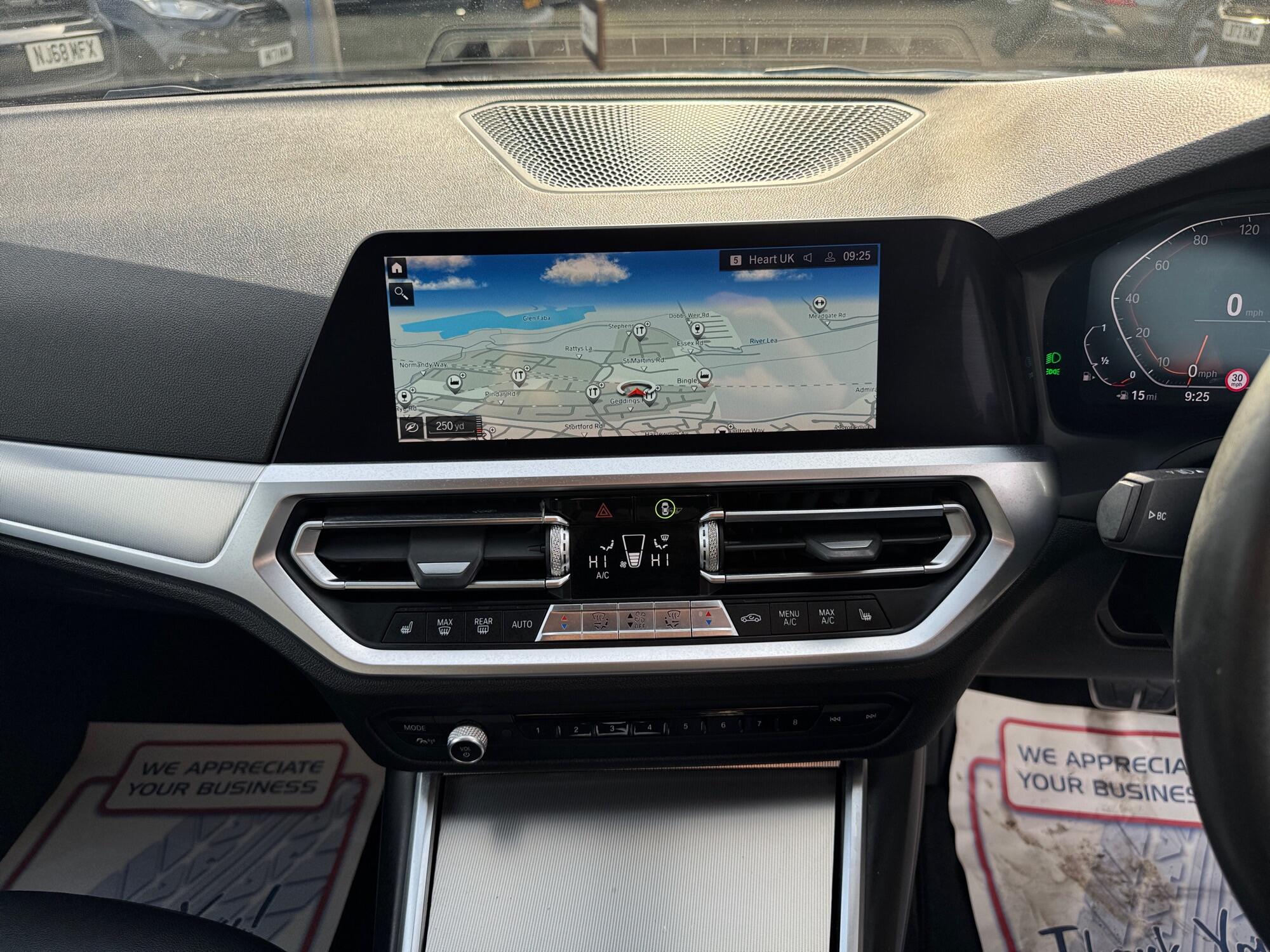 BMW 3 Series view 22