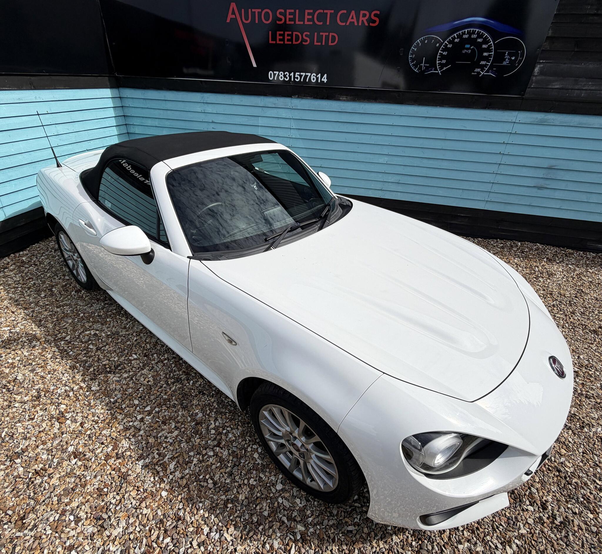 Fiat 124 Spider view 24