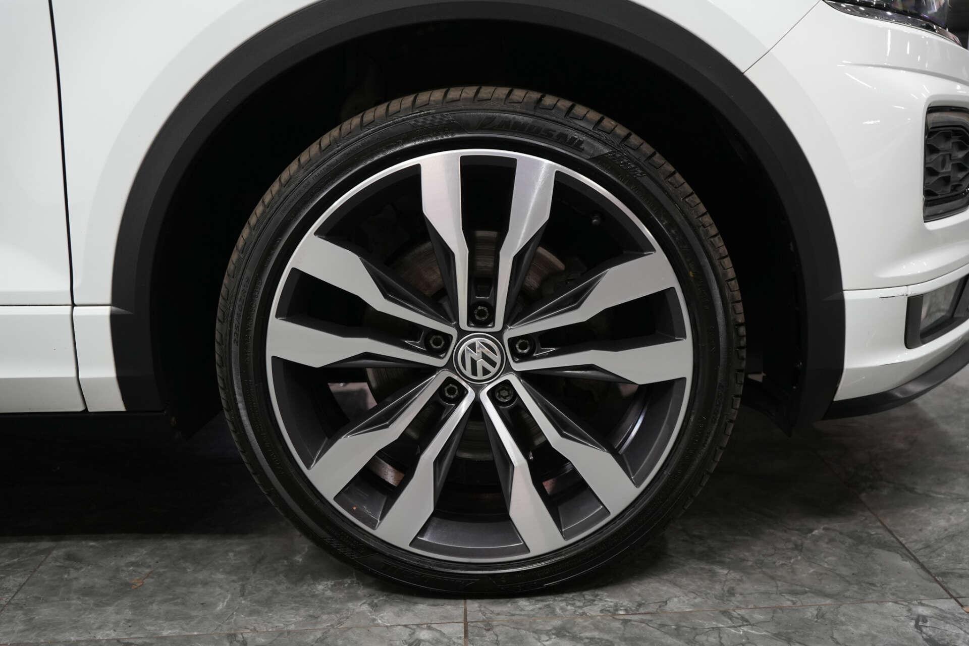 Volkswagen T-Roc view 7
