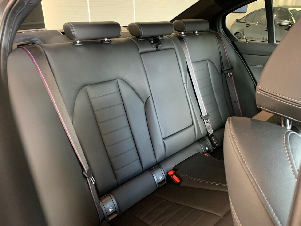 BMW 3 Series view 25