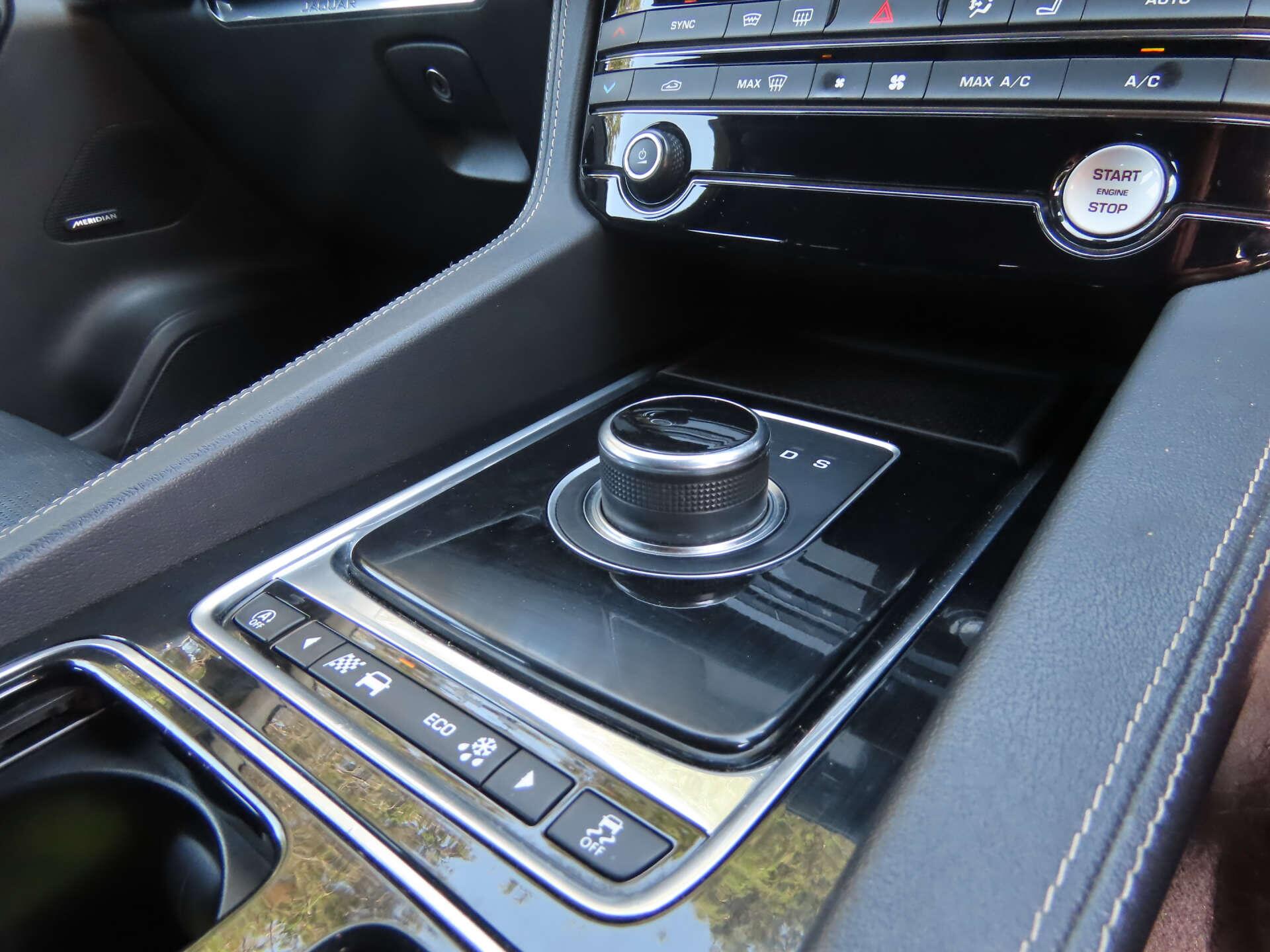 Jaguar F-Pace view 14