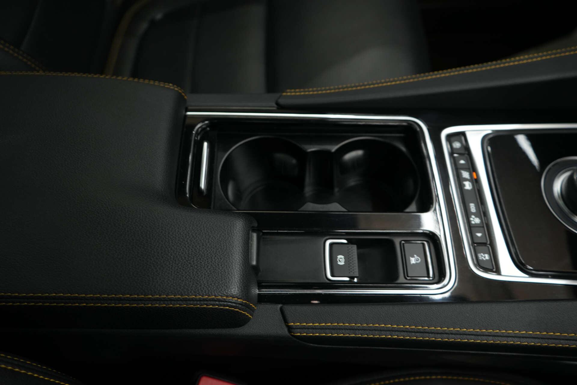 Jaguar F-Pace view 36