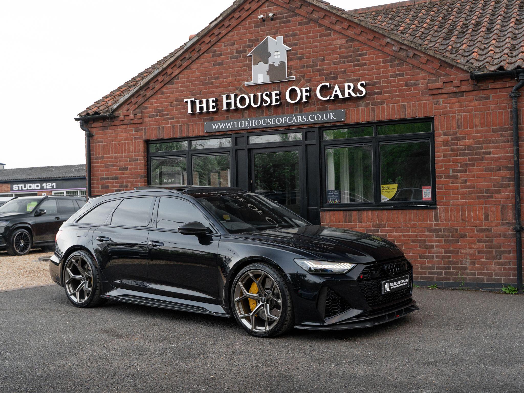 Audi RS6 Avant view 5