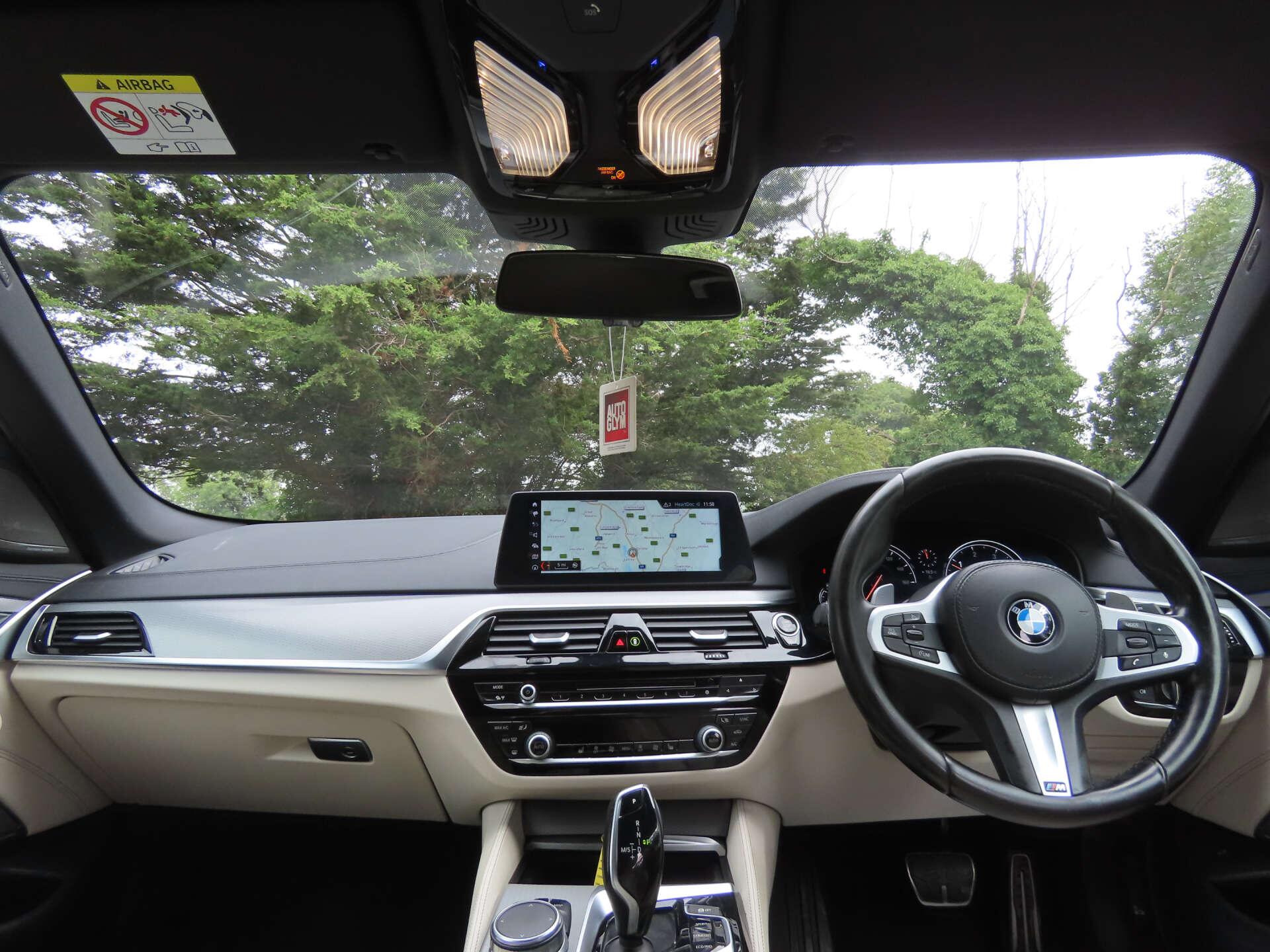 BMW 5 Series view 8