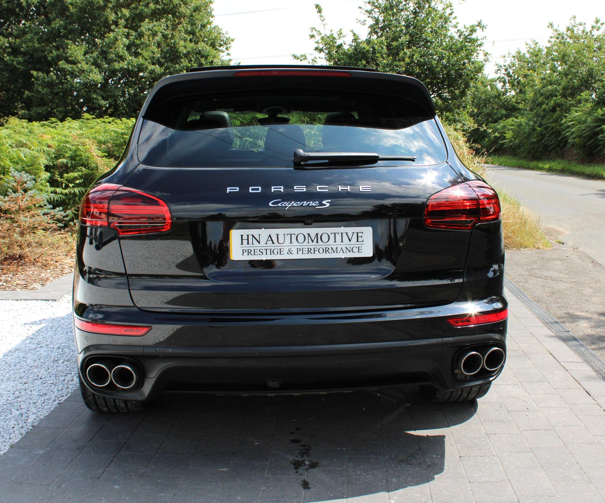 2016 Porsche Cayenne 4.2 TD V8 S TiptronicS 4WD Euro 6 (s/s) 5dr • 87,000 miles image 13