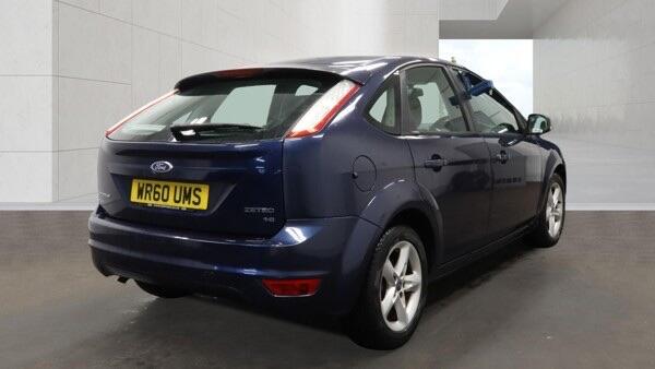 Ford Focus view 2