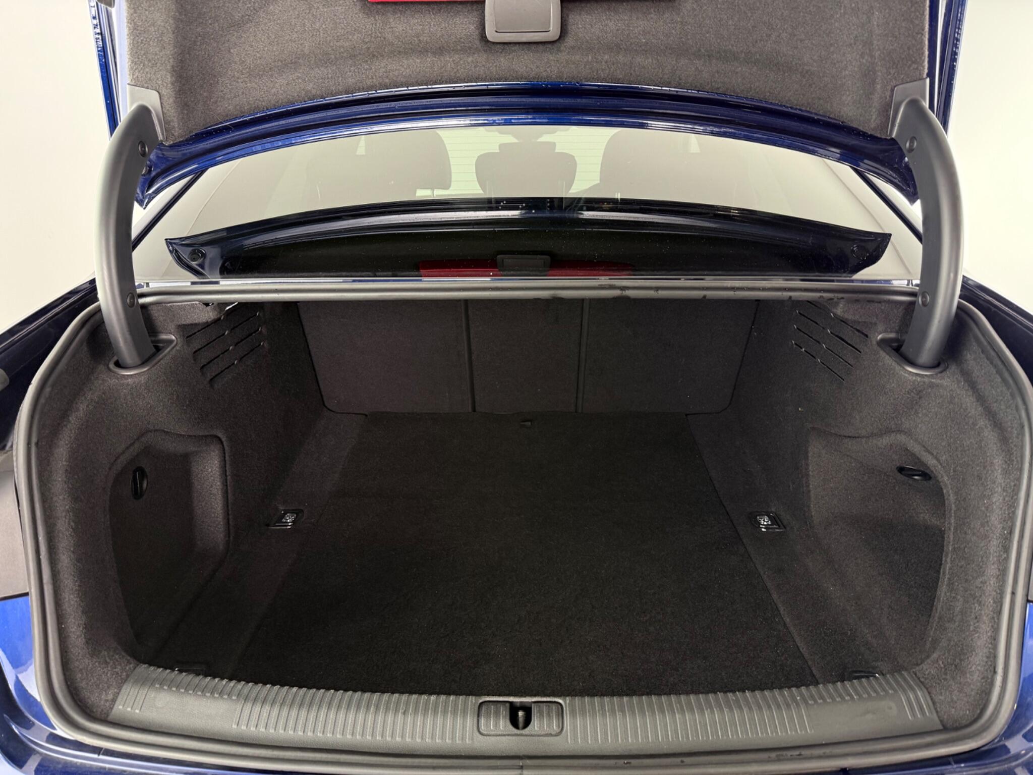 Audi A4 view 18