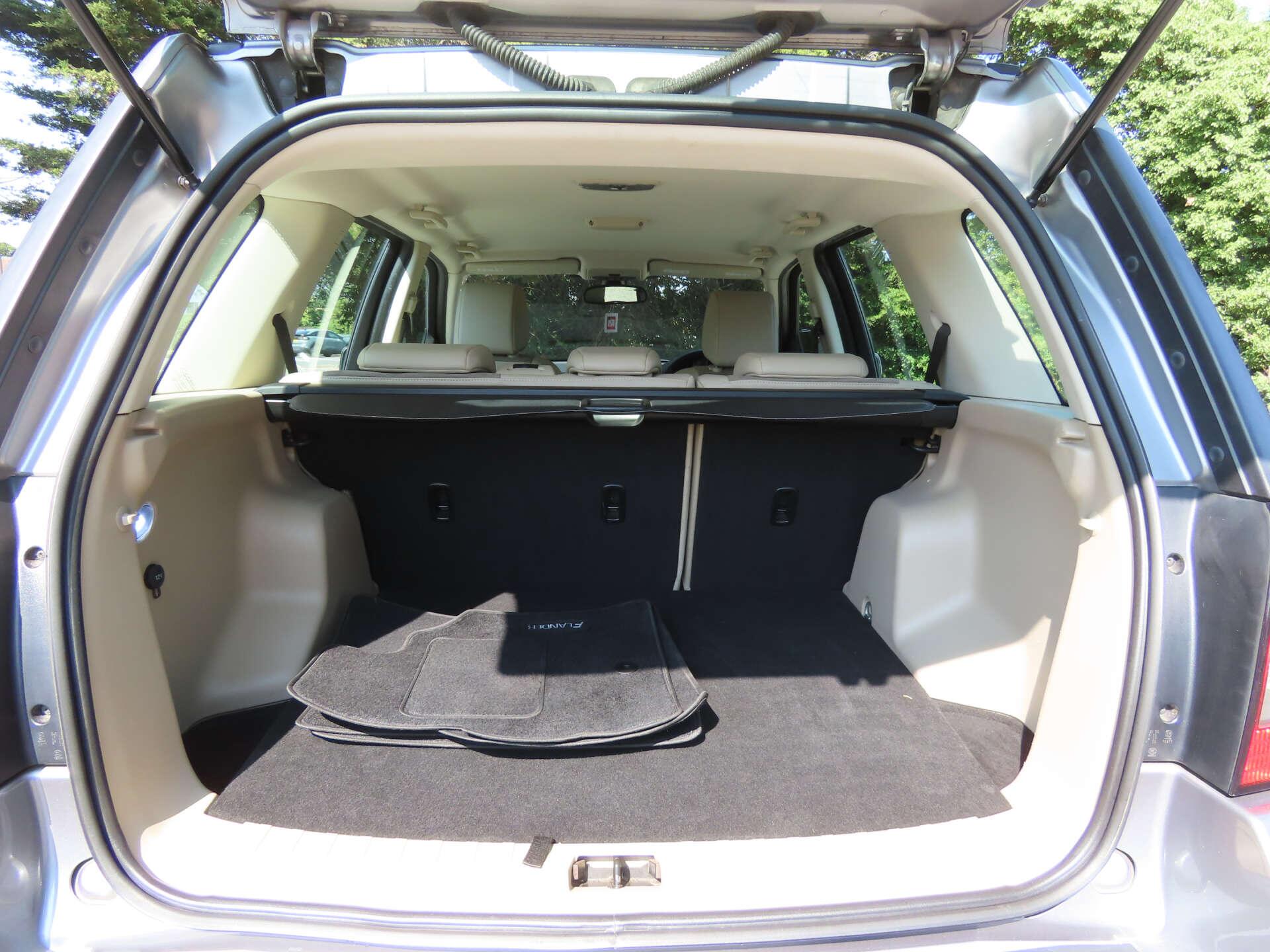 Land Rover Freelander view 9