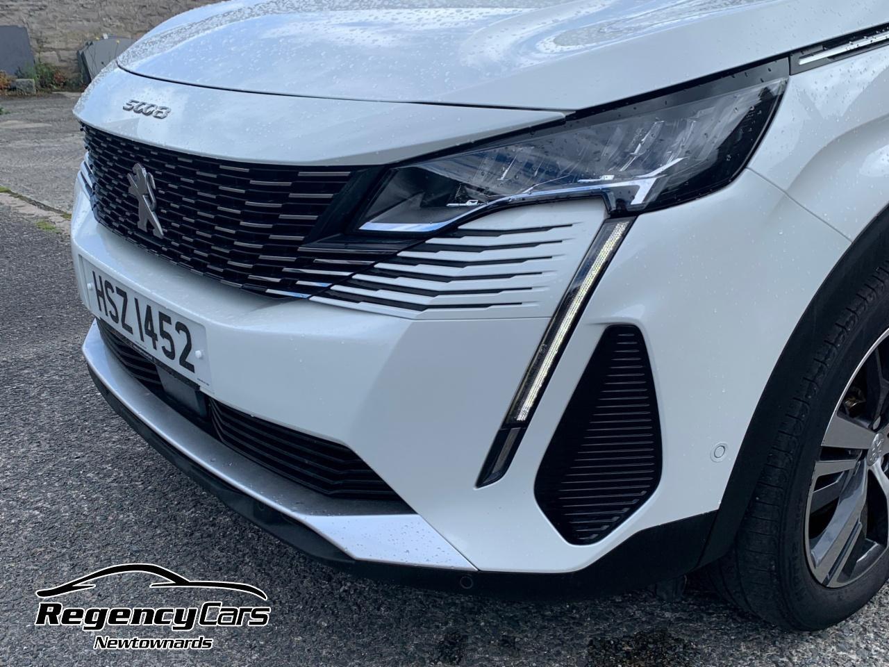 Peugeot 5008 view 45