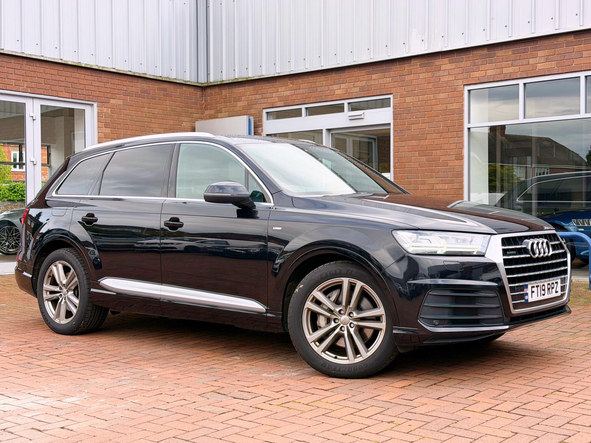 Audi Q7 view 59