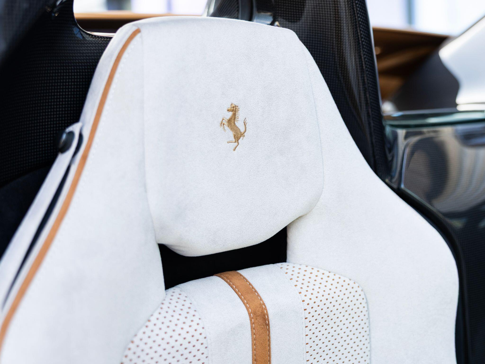 Ferrari 812 view 32