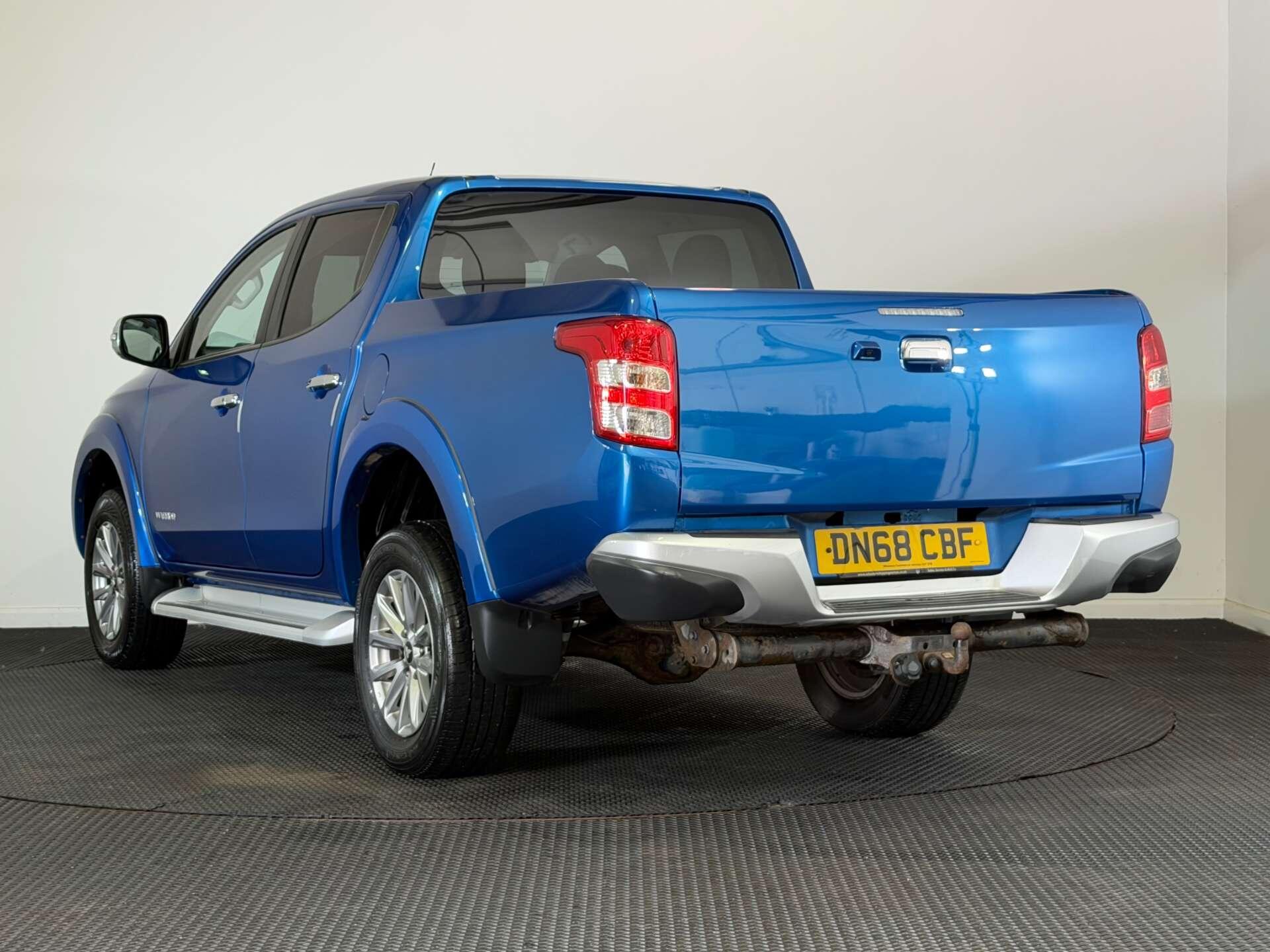 Mitsubishi L200 view 5