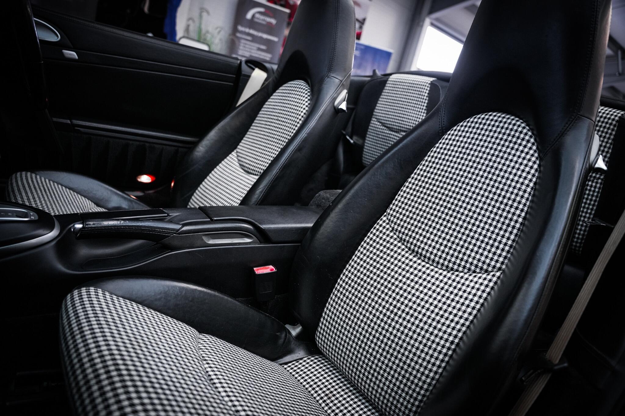 Porsche 911 view 25