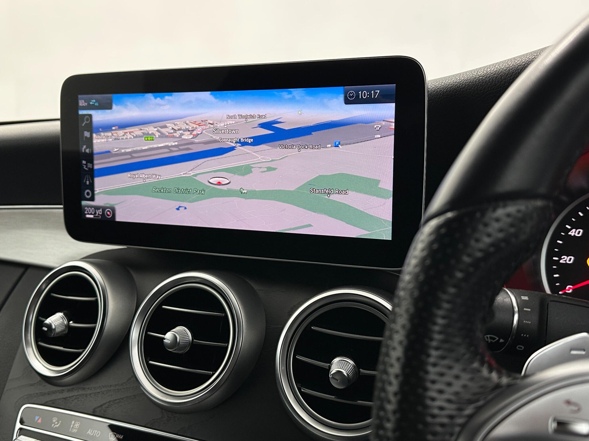 Mercedes-Benz C-Class view 24