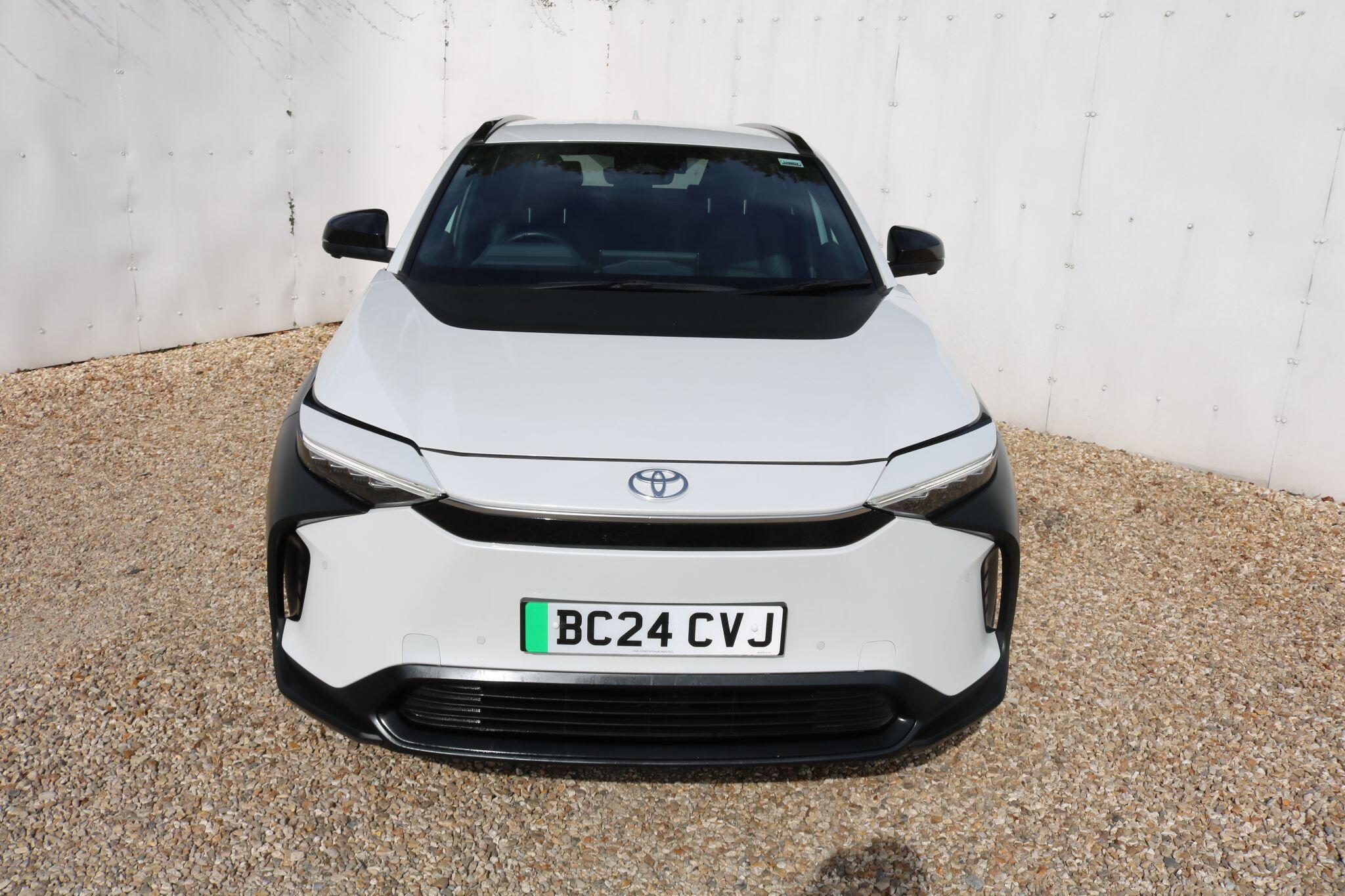 Toyota bZ4X view 8