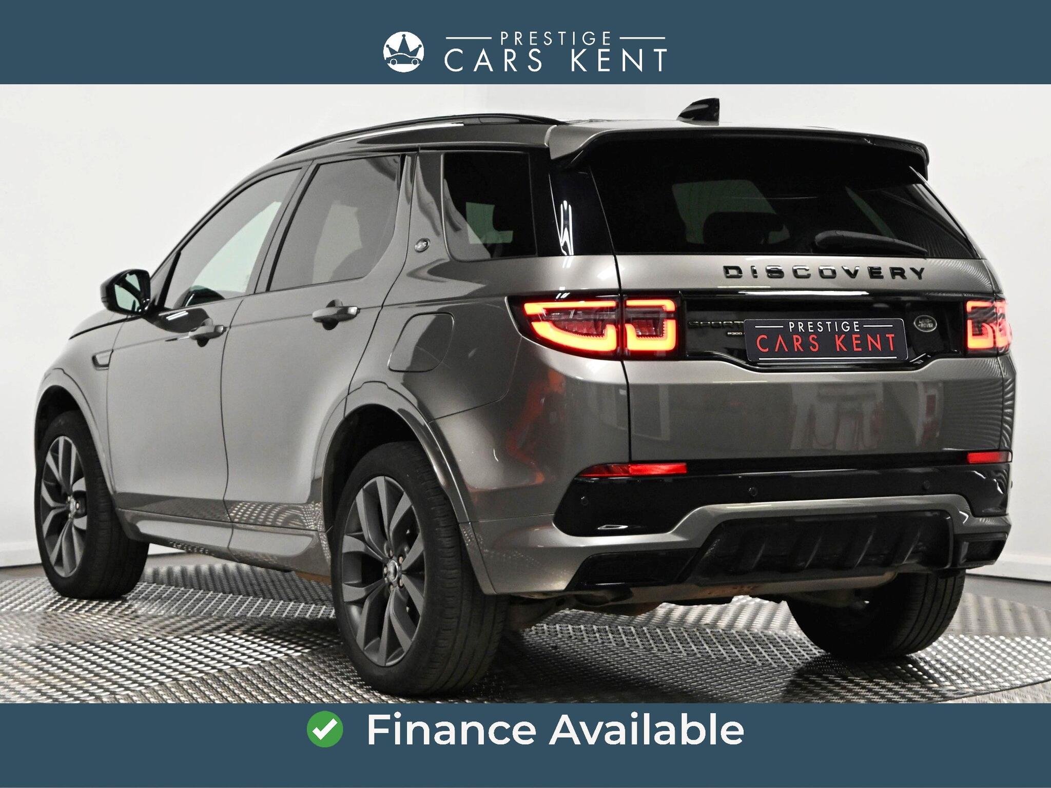 Land Rover Discovery Sport view 3