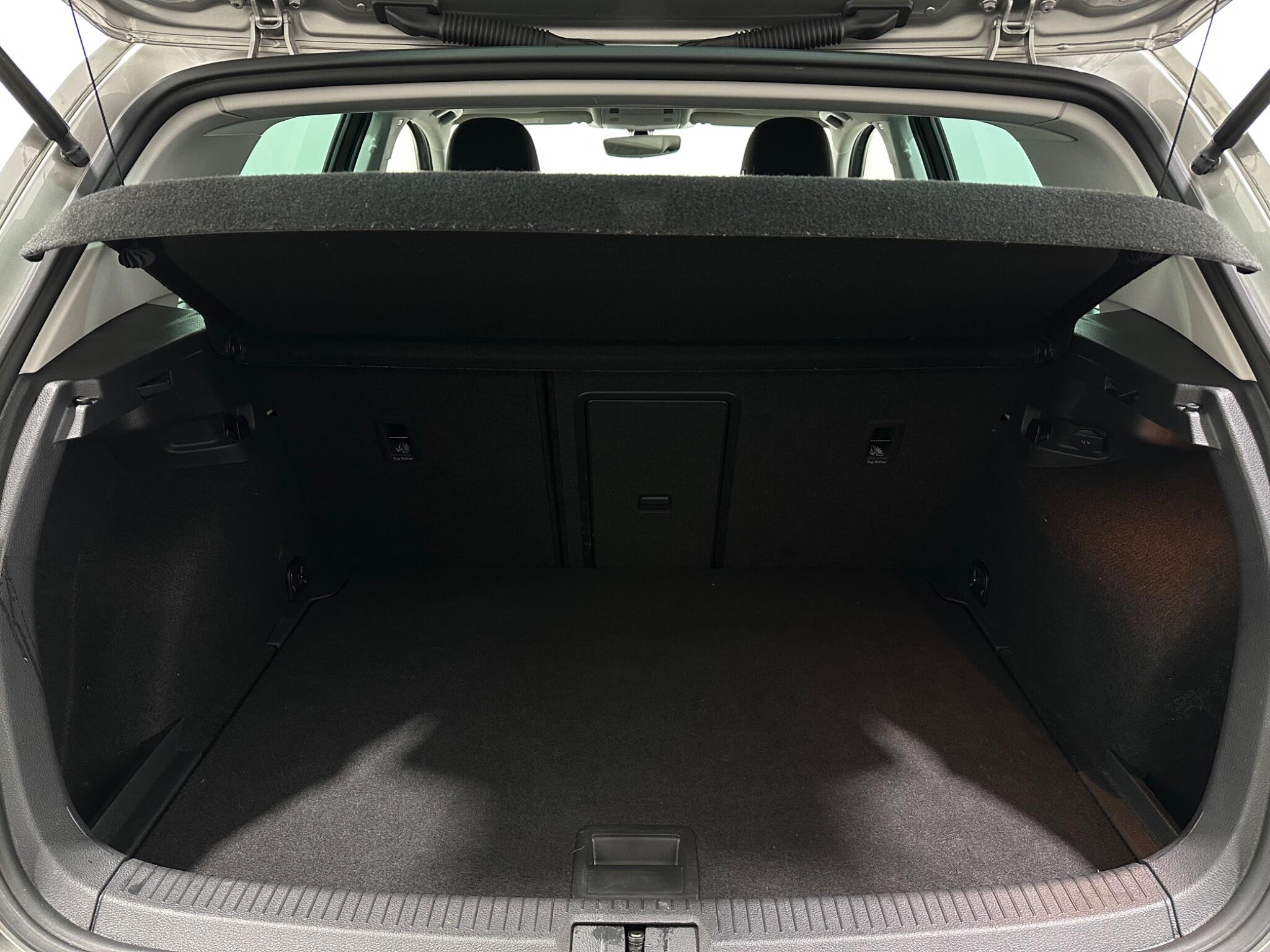 Volkswagen Golf view 47