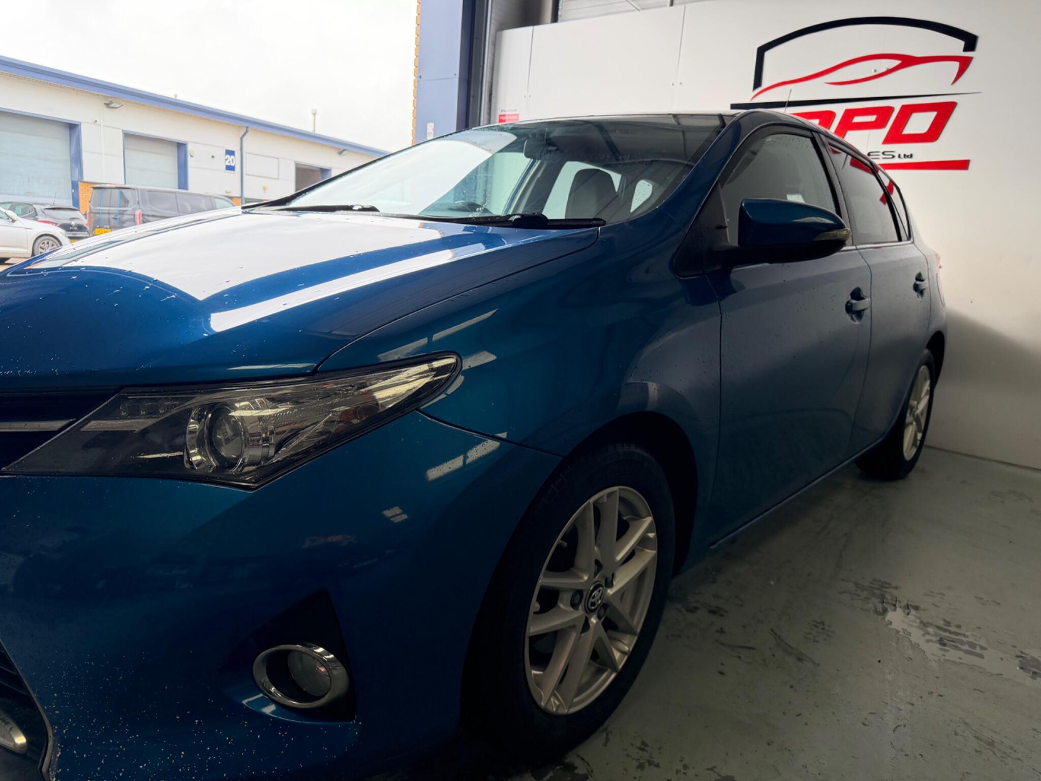 Toyota Auris view 77