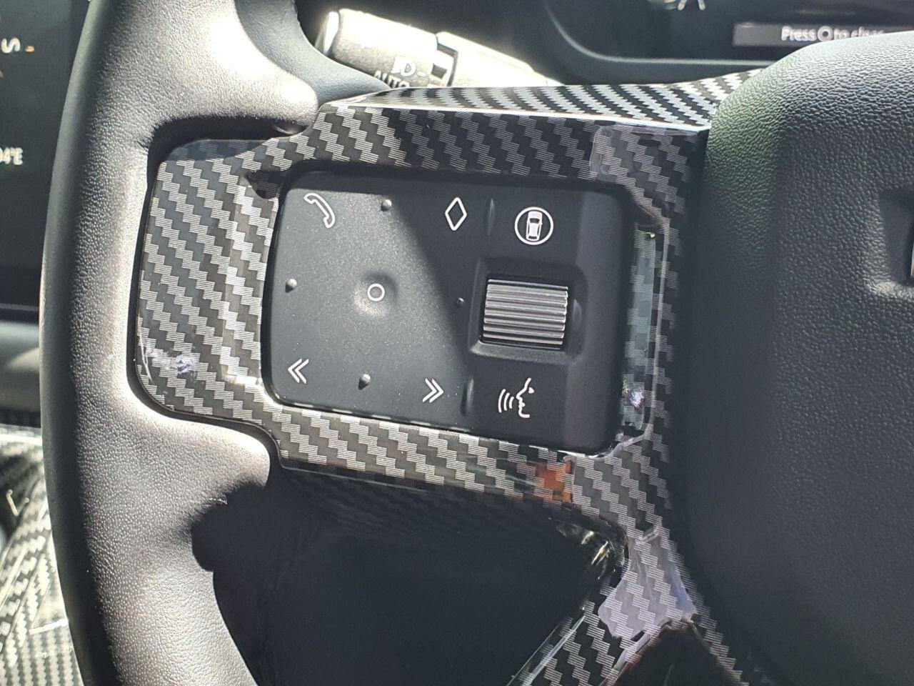 Land Rover Defender 110 view 51