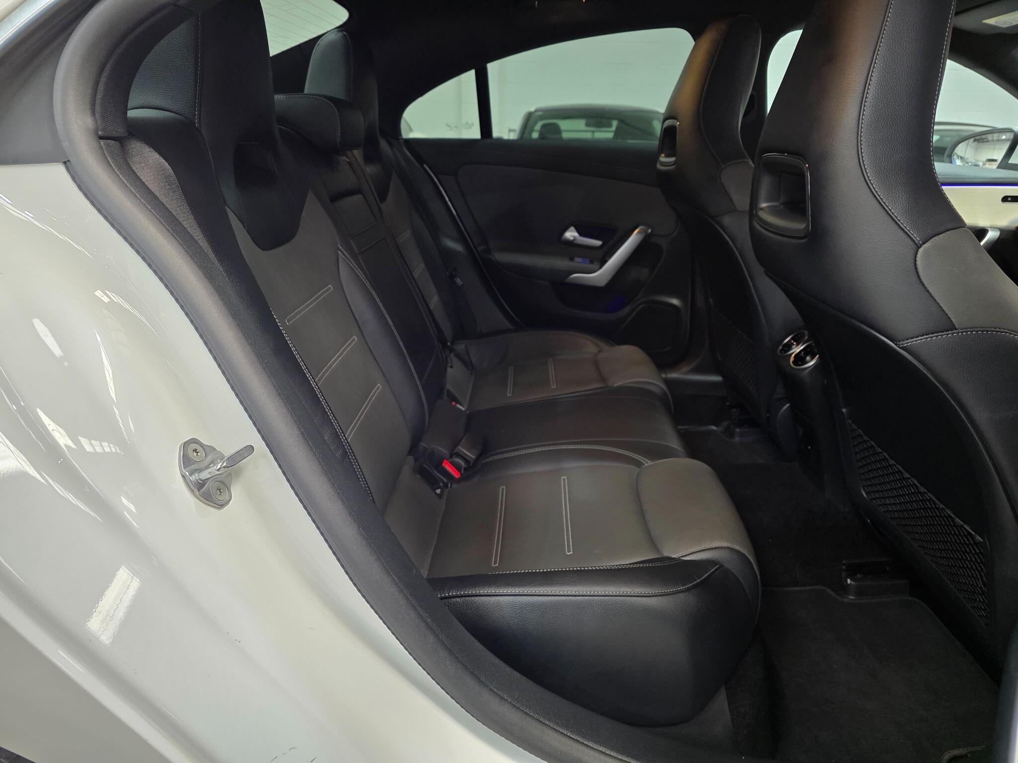 Mercedes-Benz Cla view 24