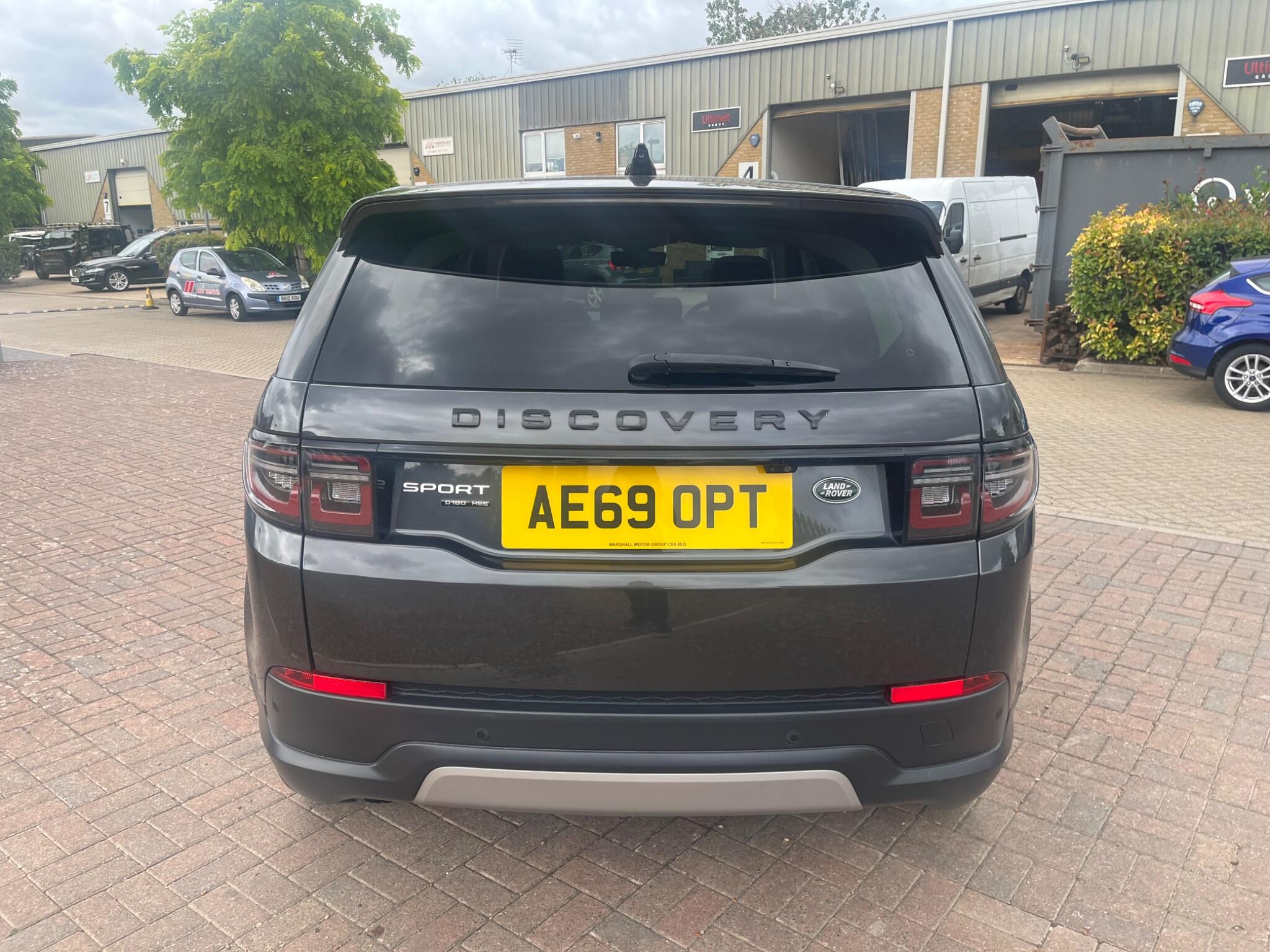 Land Rover Discovery Sport view 20