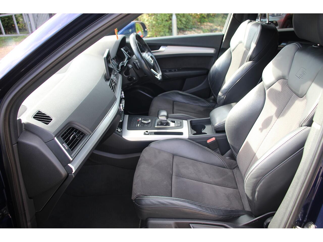 Audi Q5 view 16