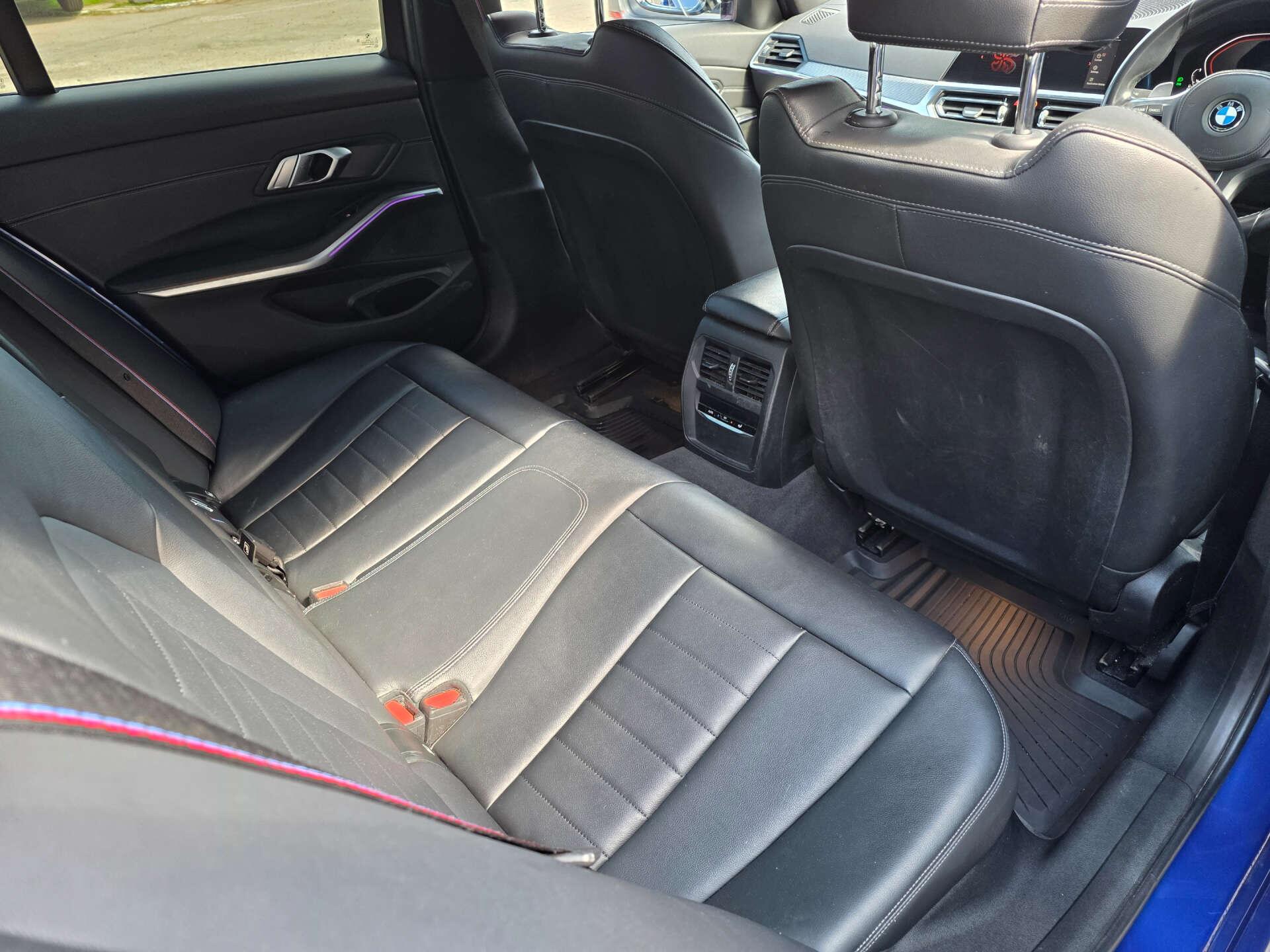 BMW 3 Series view 29