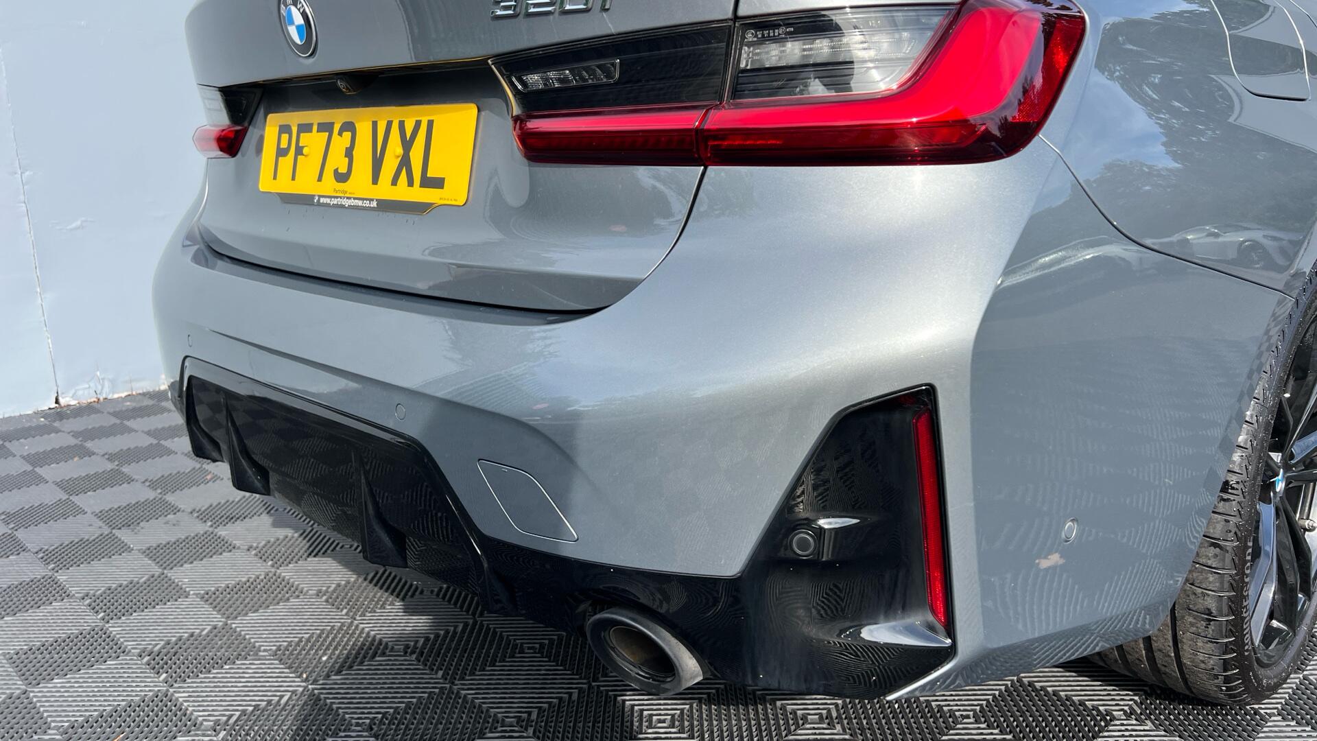 BMW 3 Series view 29