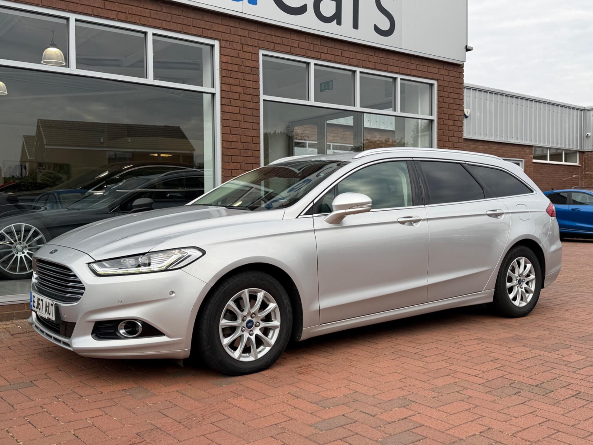 Ford Mondeo view 9
