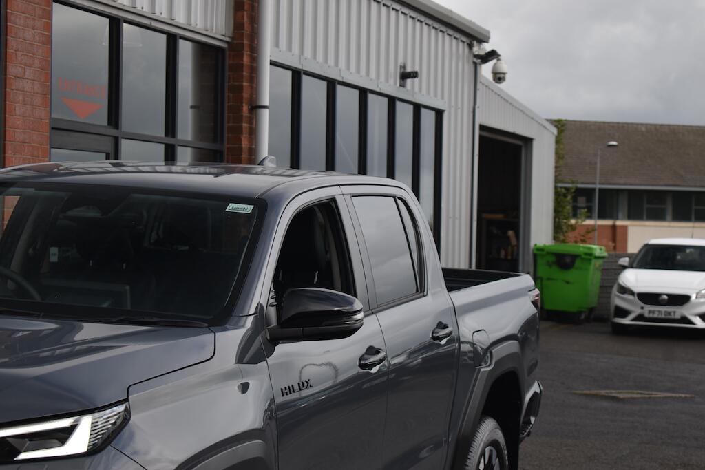 Toyota Hilux view 22