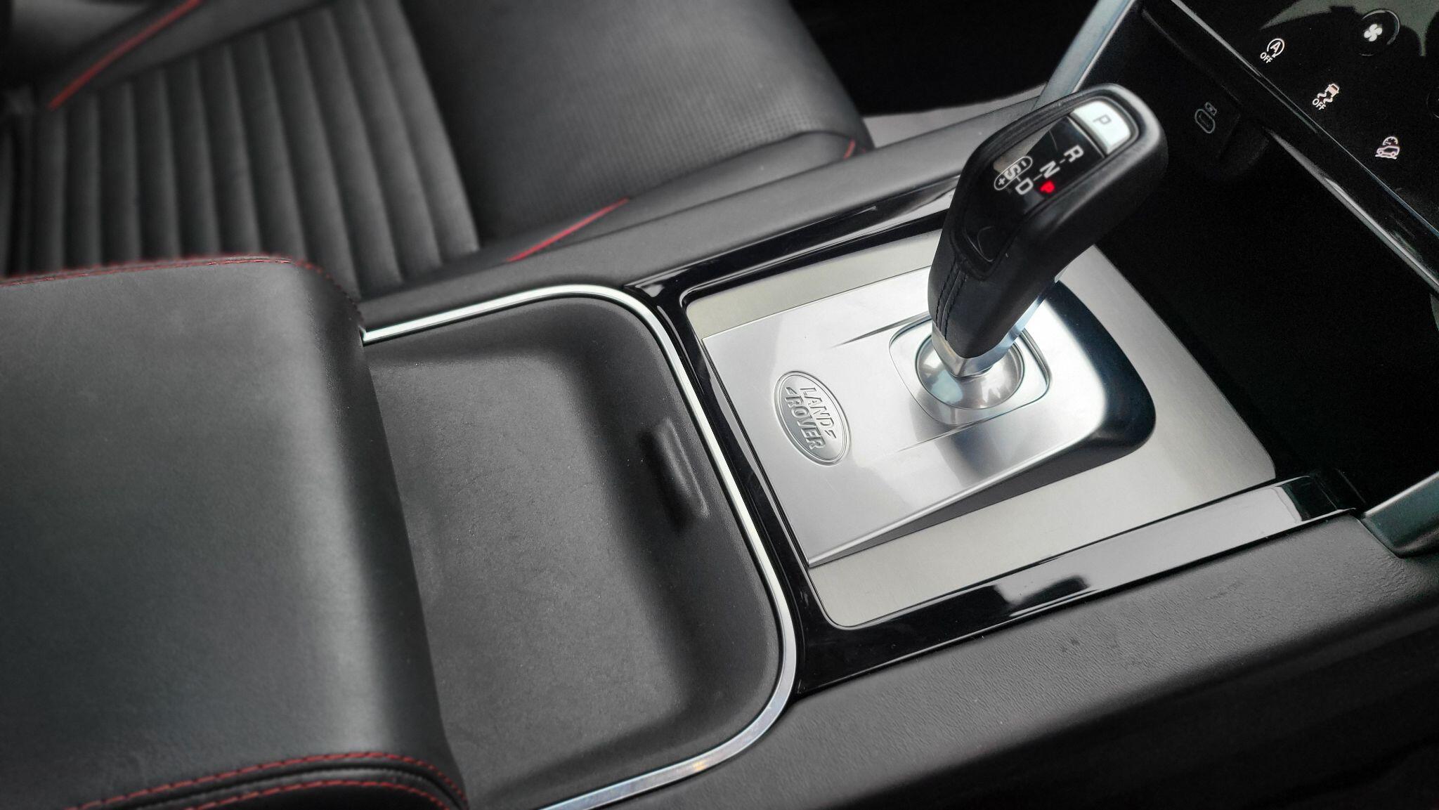 Land Rover Discovery Sport view 10