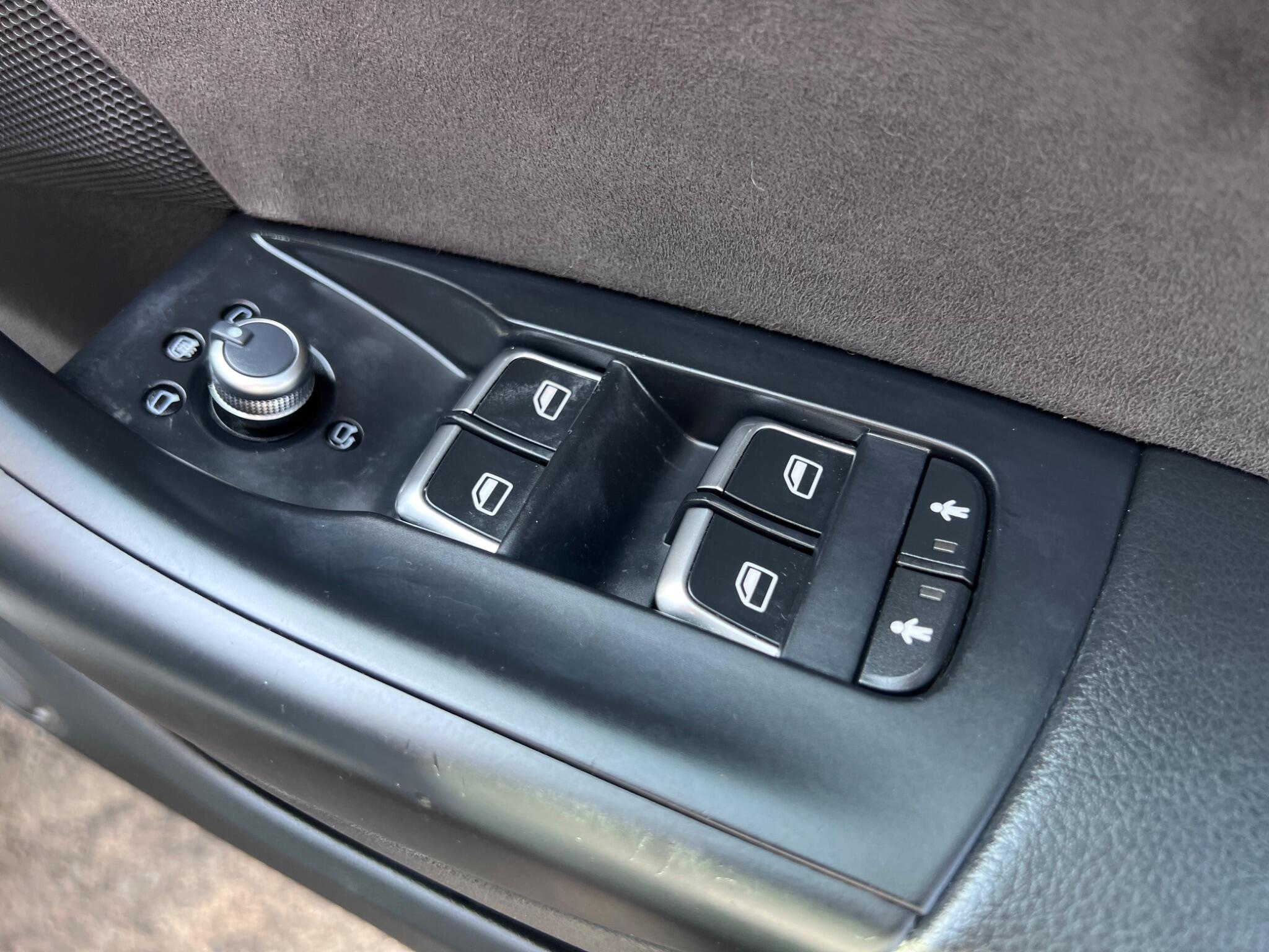 Audi Q3 view 29