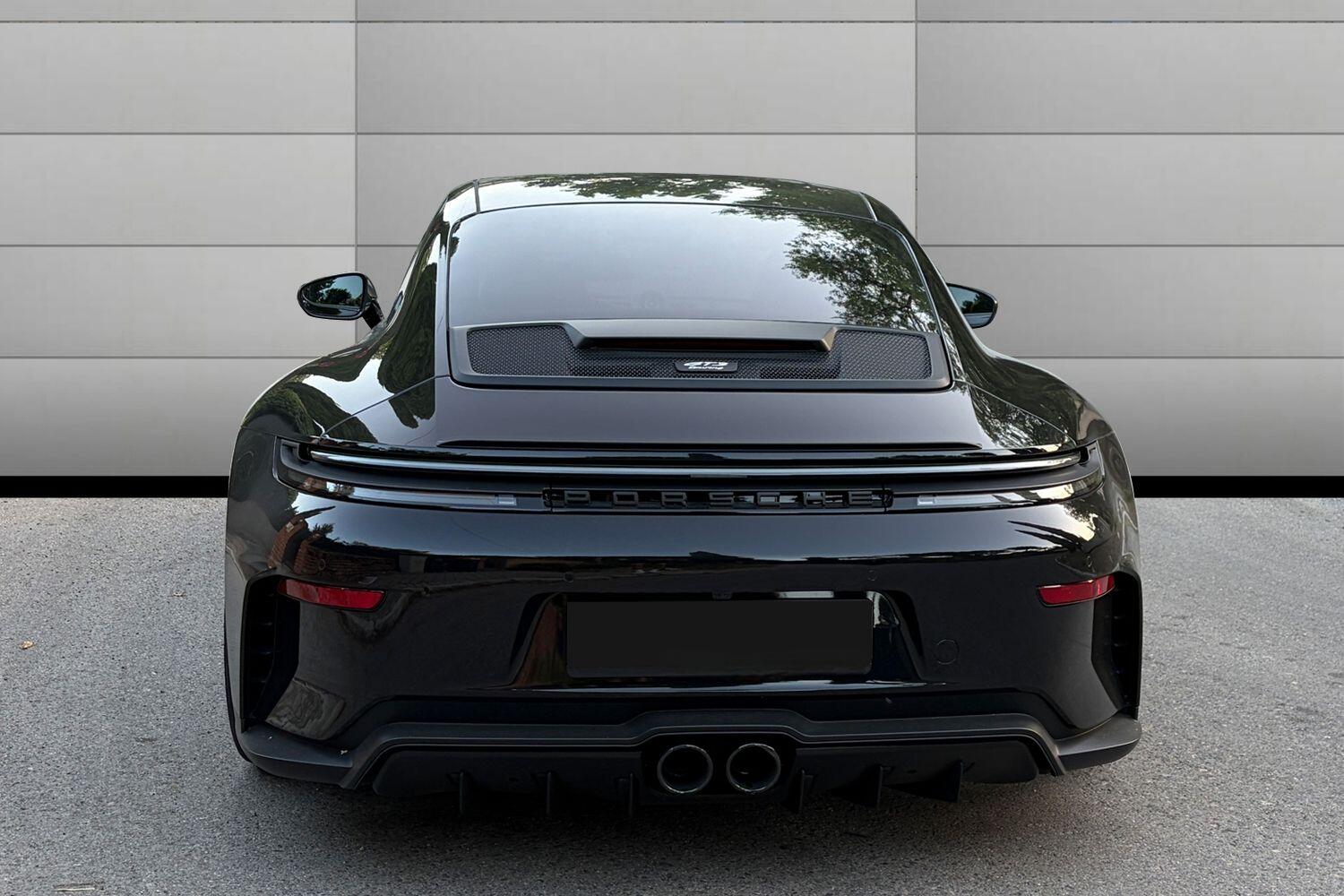 Porsche 911 view 8