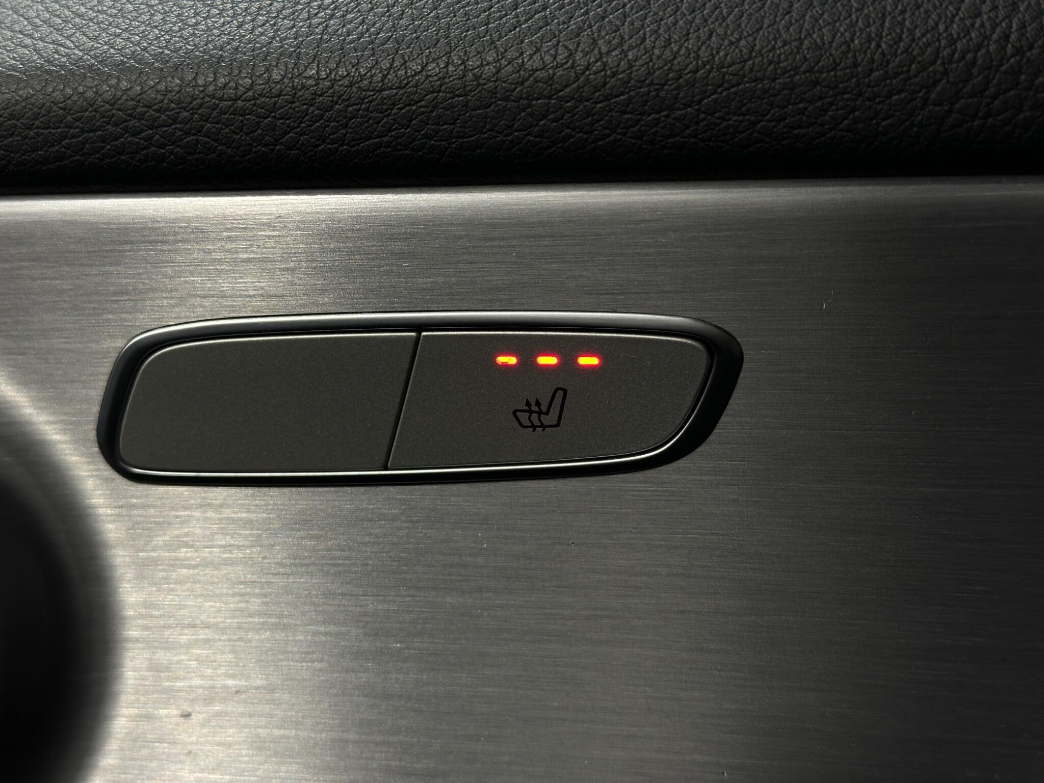 Mercedes-Benz C Class view 20