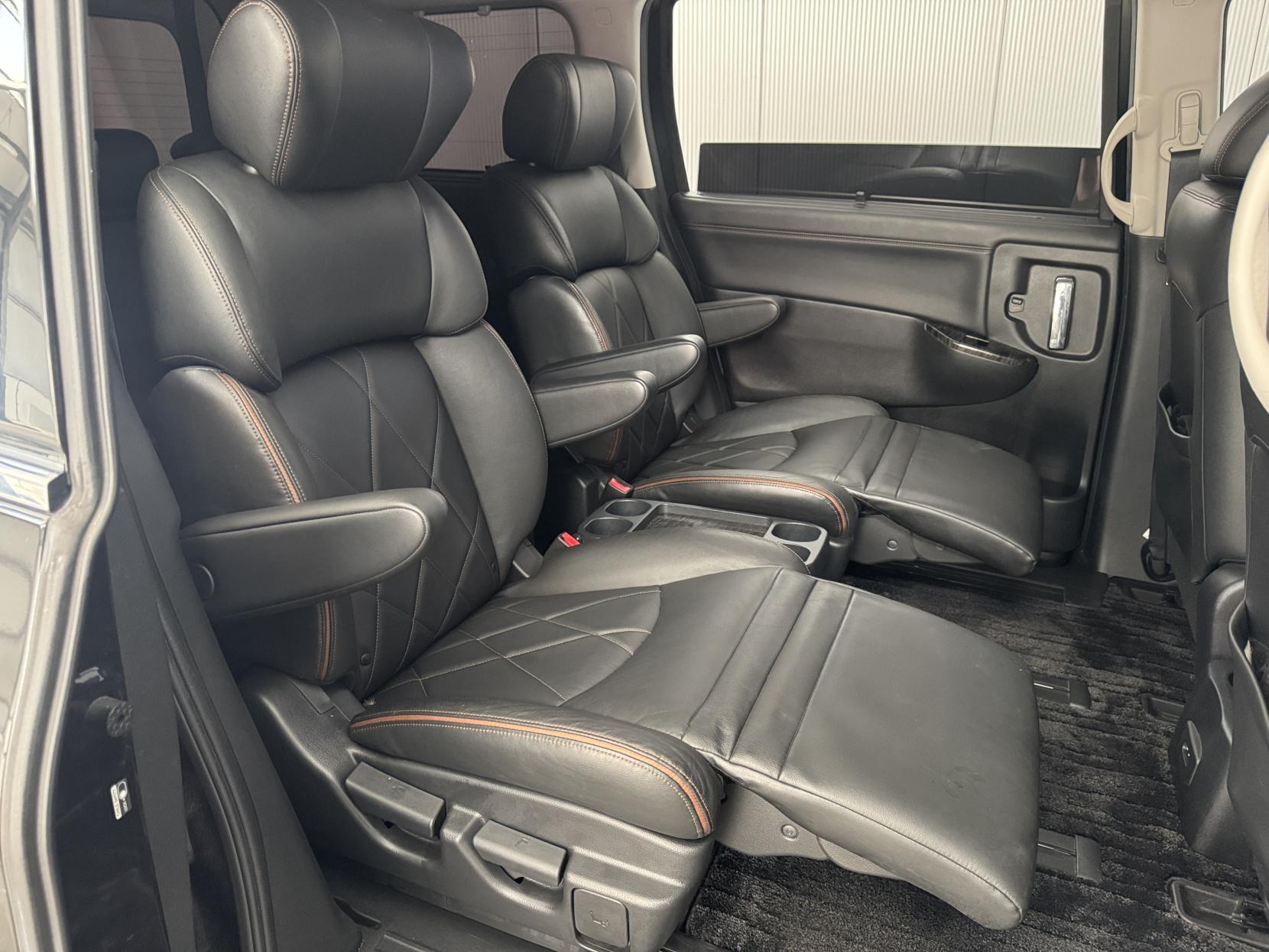 Nissan Elgrand view 55