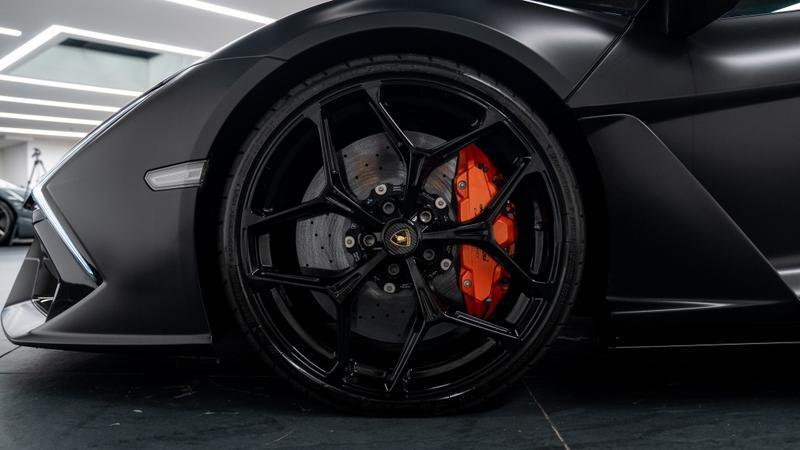 Lamborghini Revuelto view 20