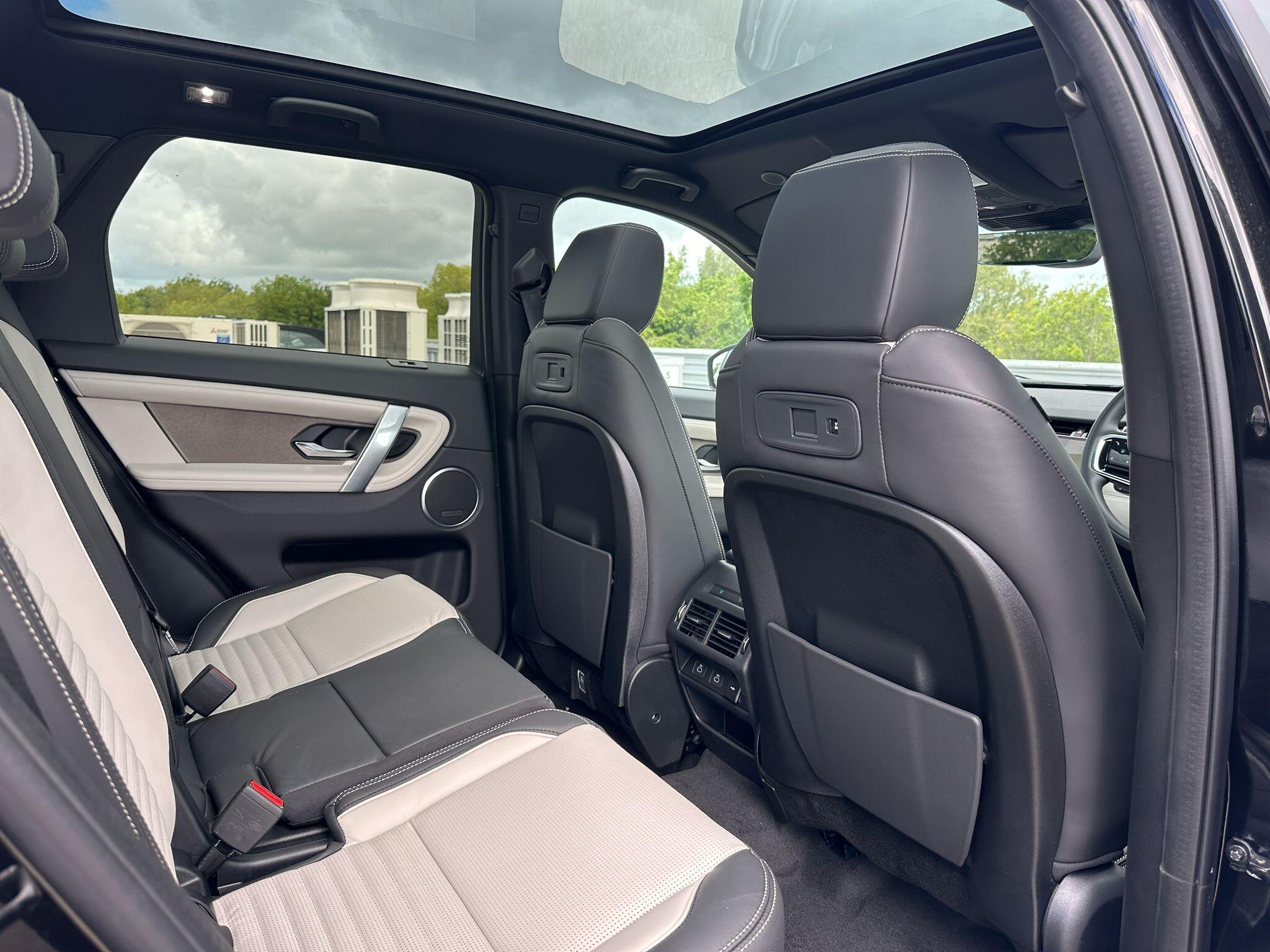 Land Rover Discovery Sport view 13