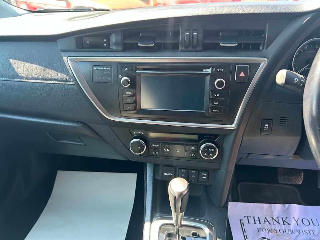 Toyota Auris view 9